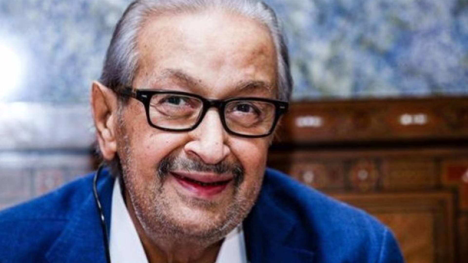 الفنان الراحل نور الشريف