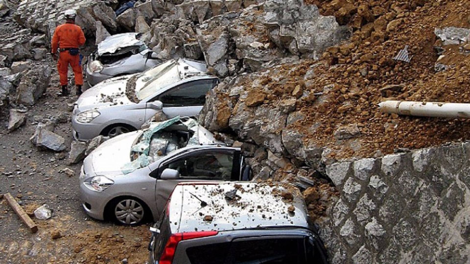 زلزال عنيف بقوة 7.3 درجة ضرب سواحل اليابان
