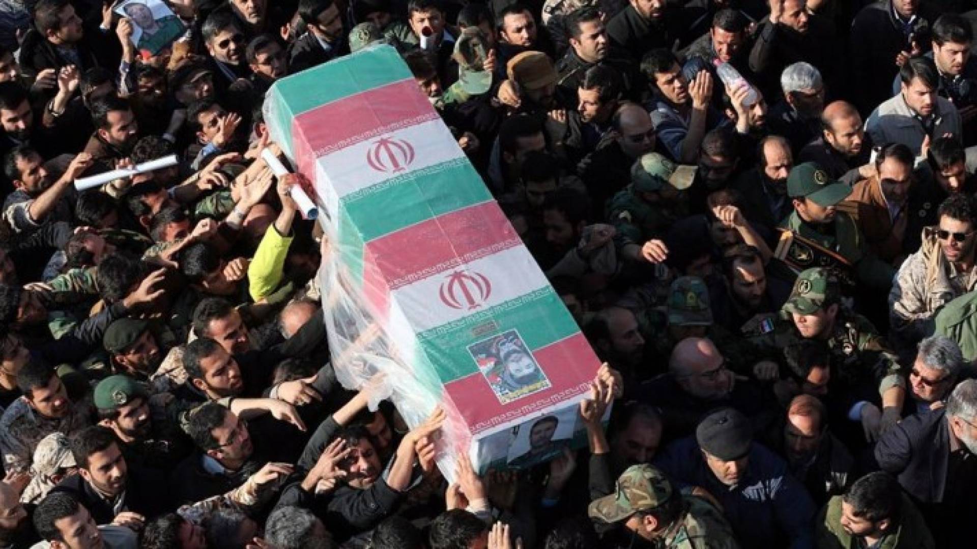 جنازة لاحد القتلى الايرانيين 