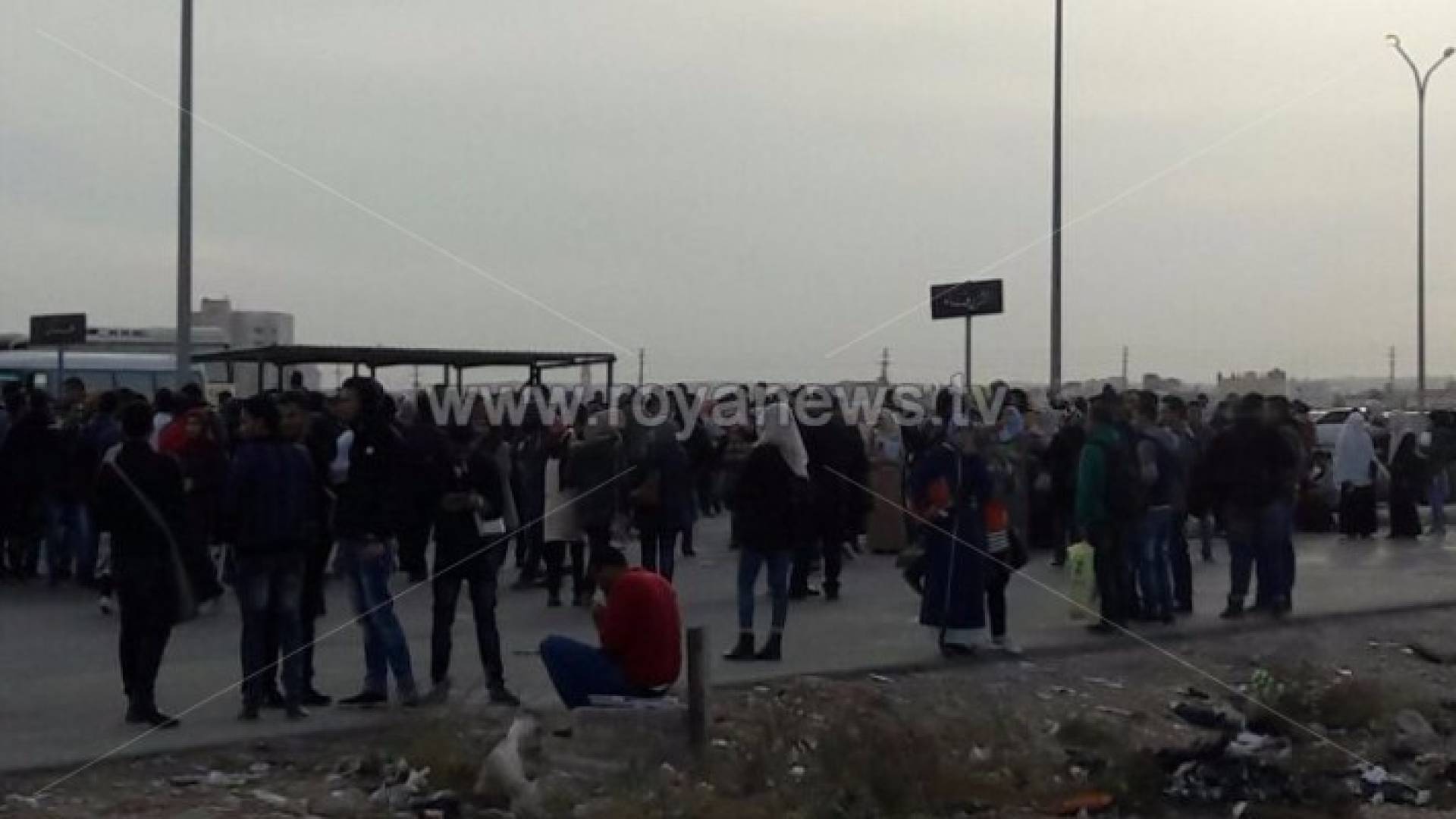 الحافلات ترفض نقل طلبة آل البيت إلى عمان والمحافظات الأخرى 