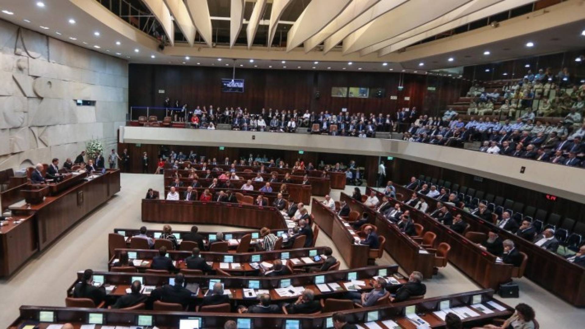 المصادقة على قانون يعفي الشرطة و"الشاباك" من توثيق تحقيقاتهم الأمنية