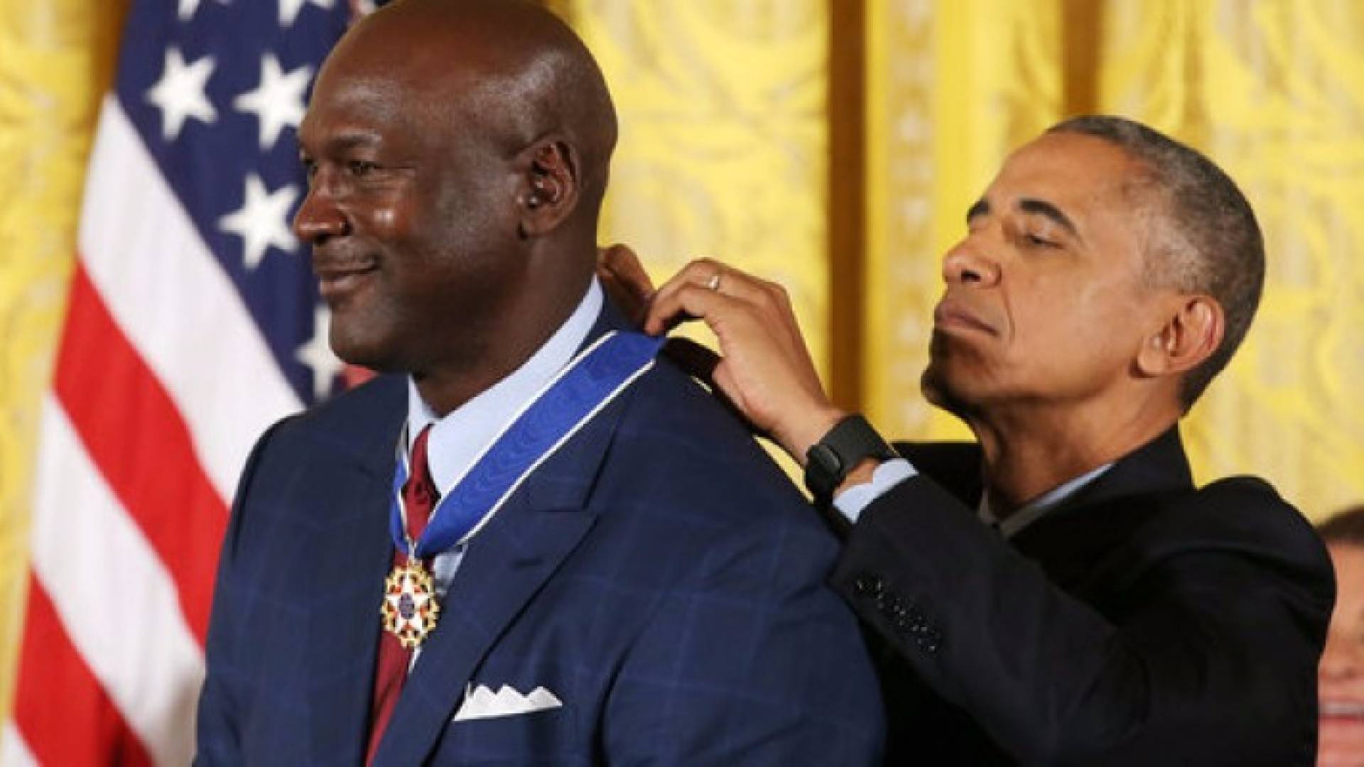 الرئيس الأمريكي يكرم مايكل جوردون 