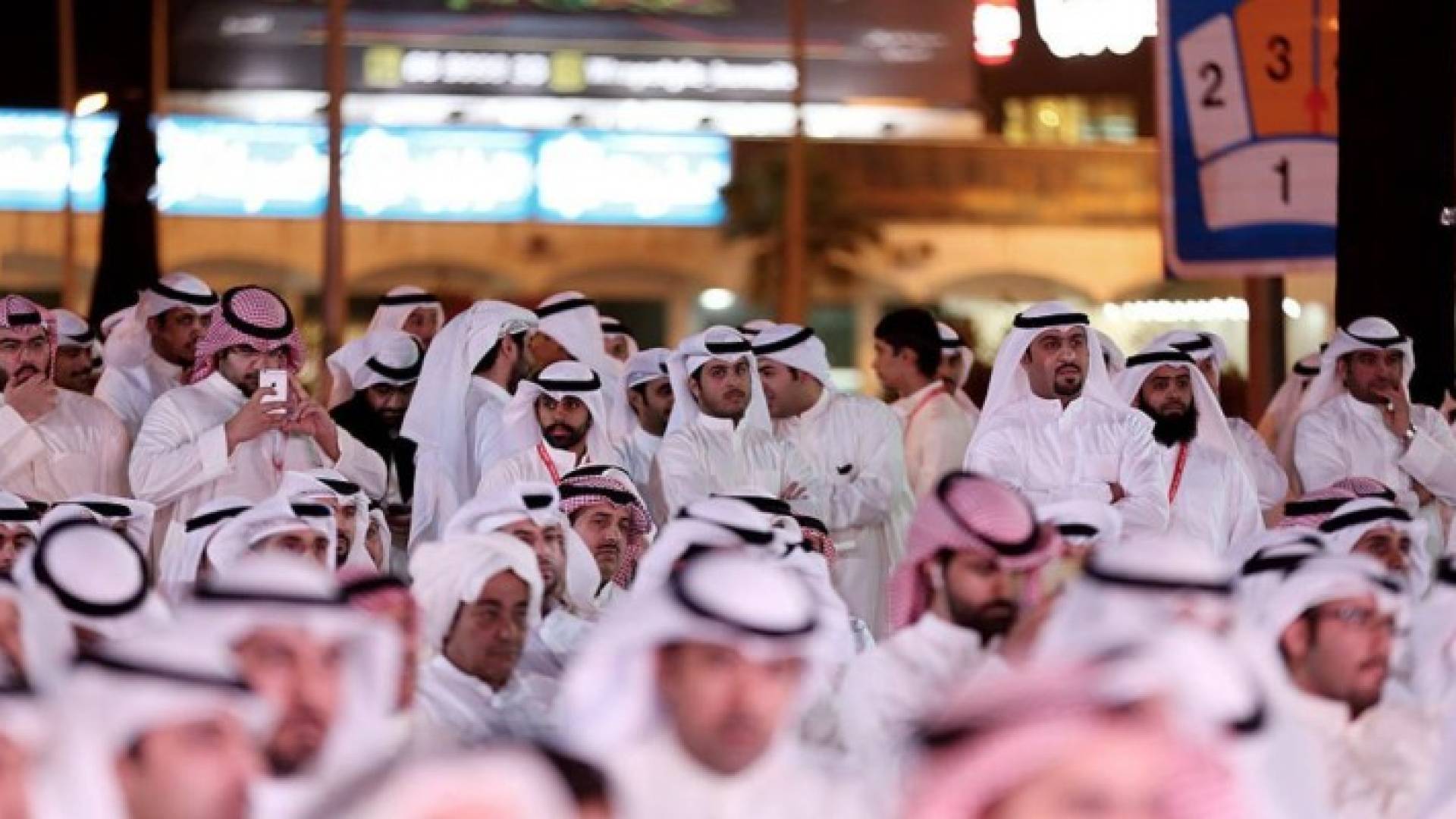 الكويتيون سينتخبون 50 عضوا في مجلس الأمة