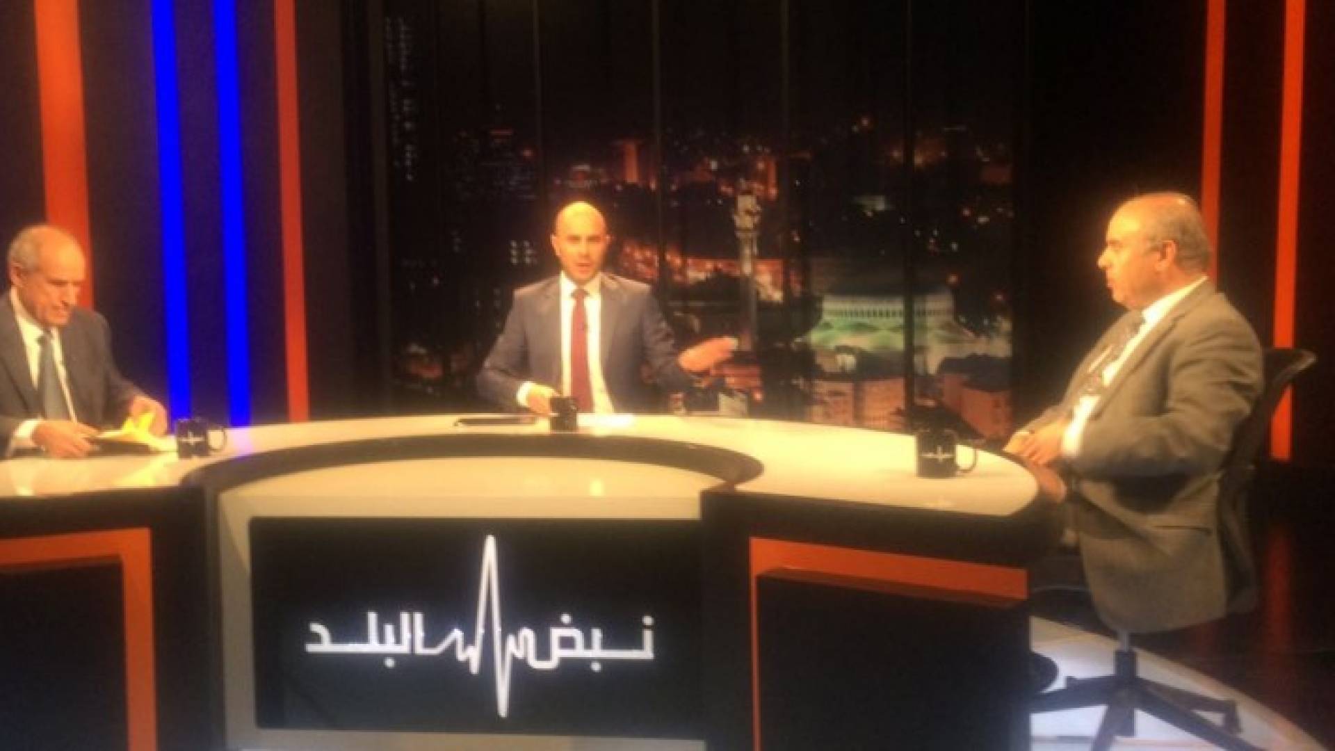 من الحلقة