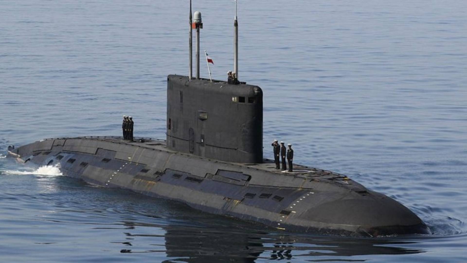  أرشيفية لغواصة إيرانية في مضيق هرمز