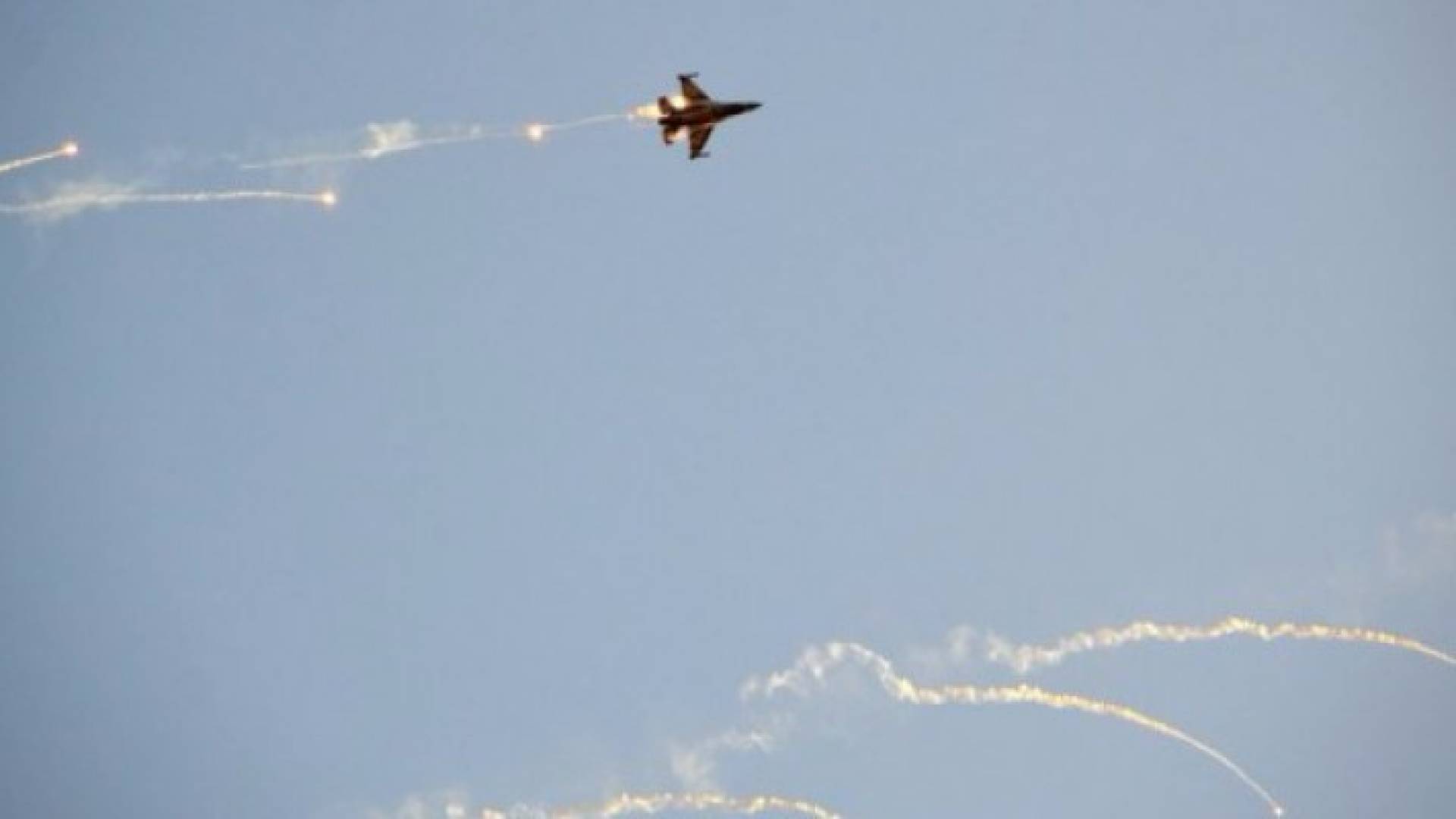 طائرة مقاتلة إسرائيلية من طراز "إف-16" 