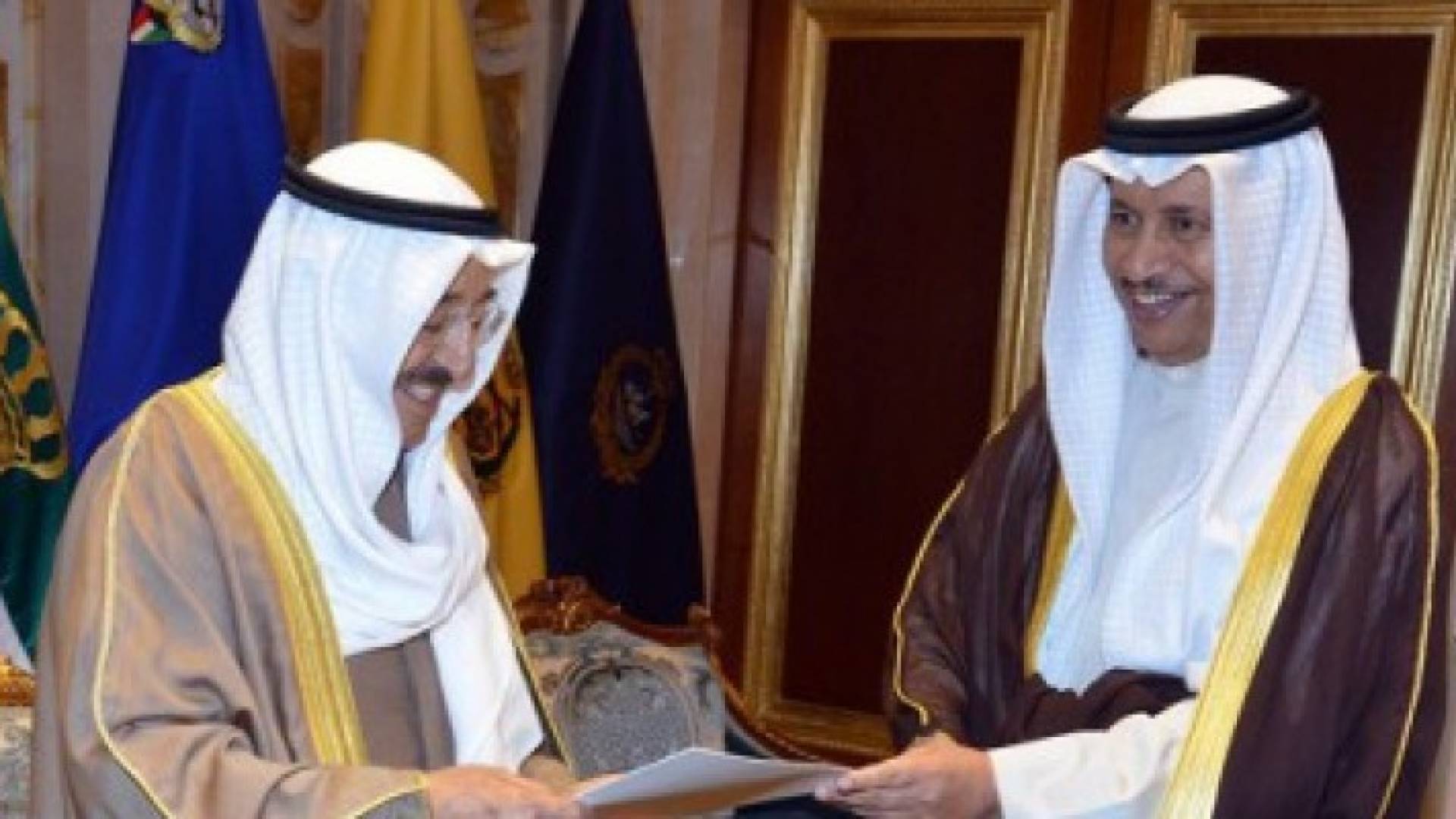 رئيس الوزراء يقدم استقالة حكومته لأمير الكويت