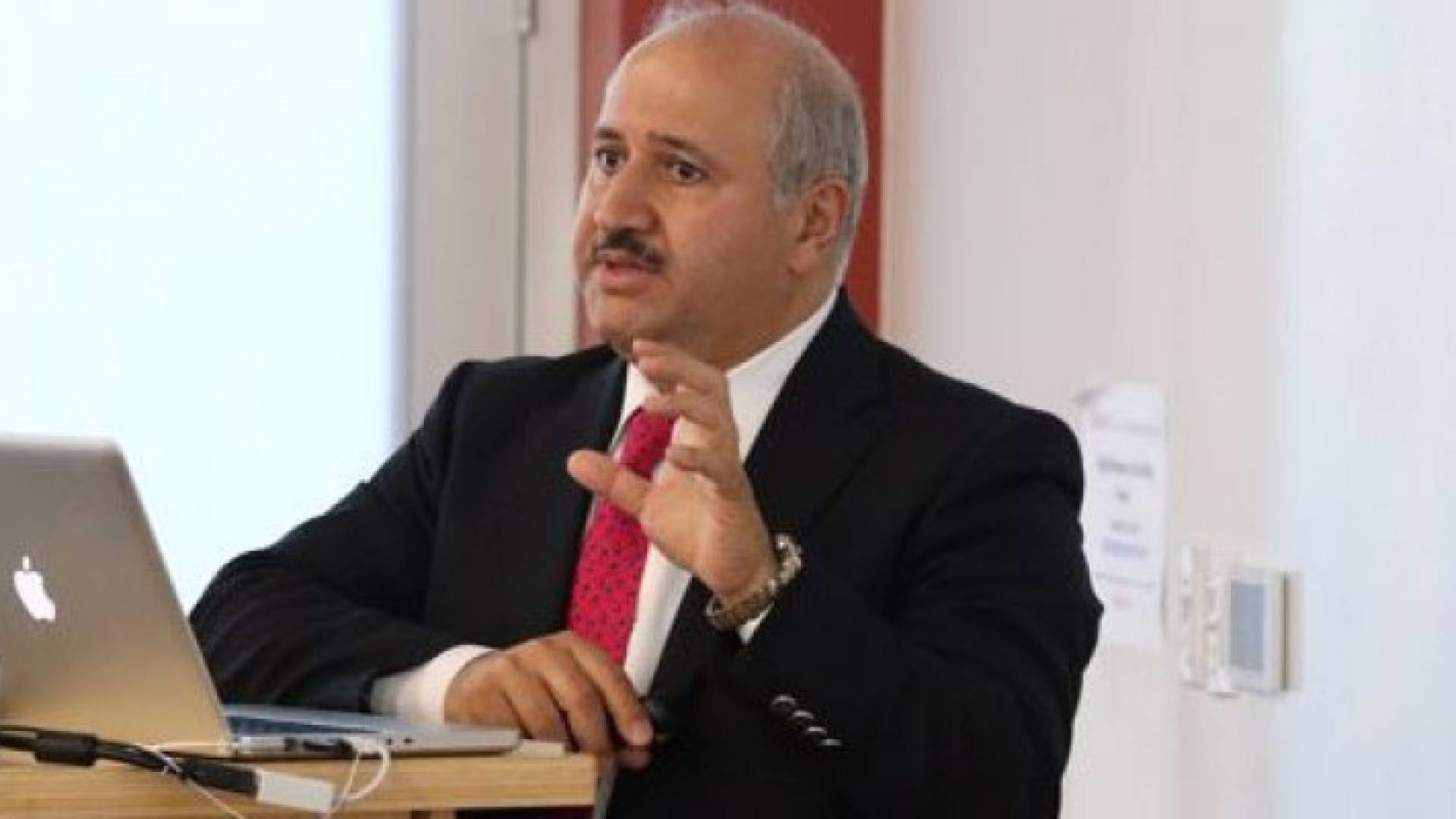 الدكتور حازم الناصر