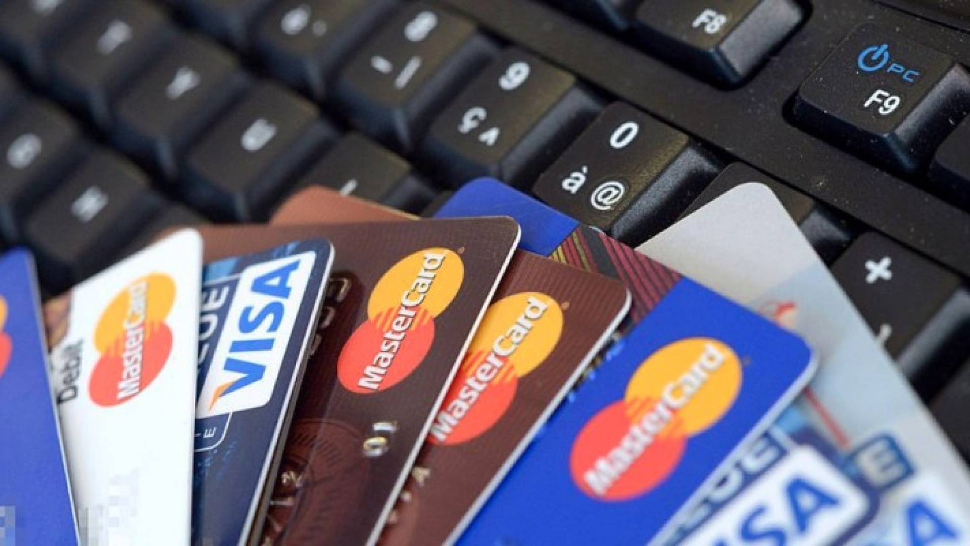 بطاقات الائتمان هدف دائم لعمليات الاختراق الإلكترونية 