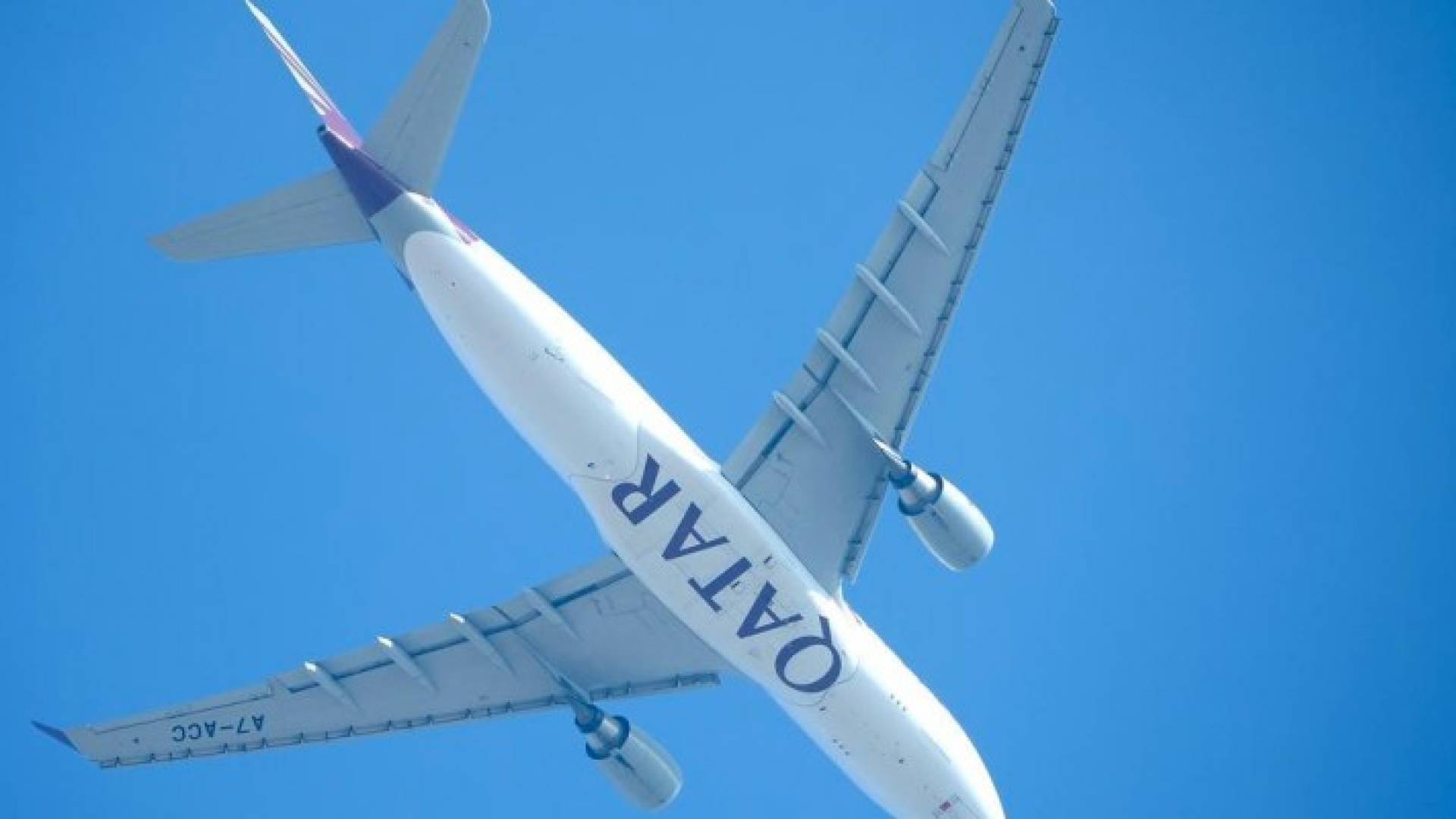 عدد من الركاب أصيبوا بجروح طفيفة خلال الاضطرابات" الناتجة من سوء الأحوال الجوية