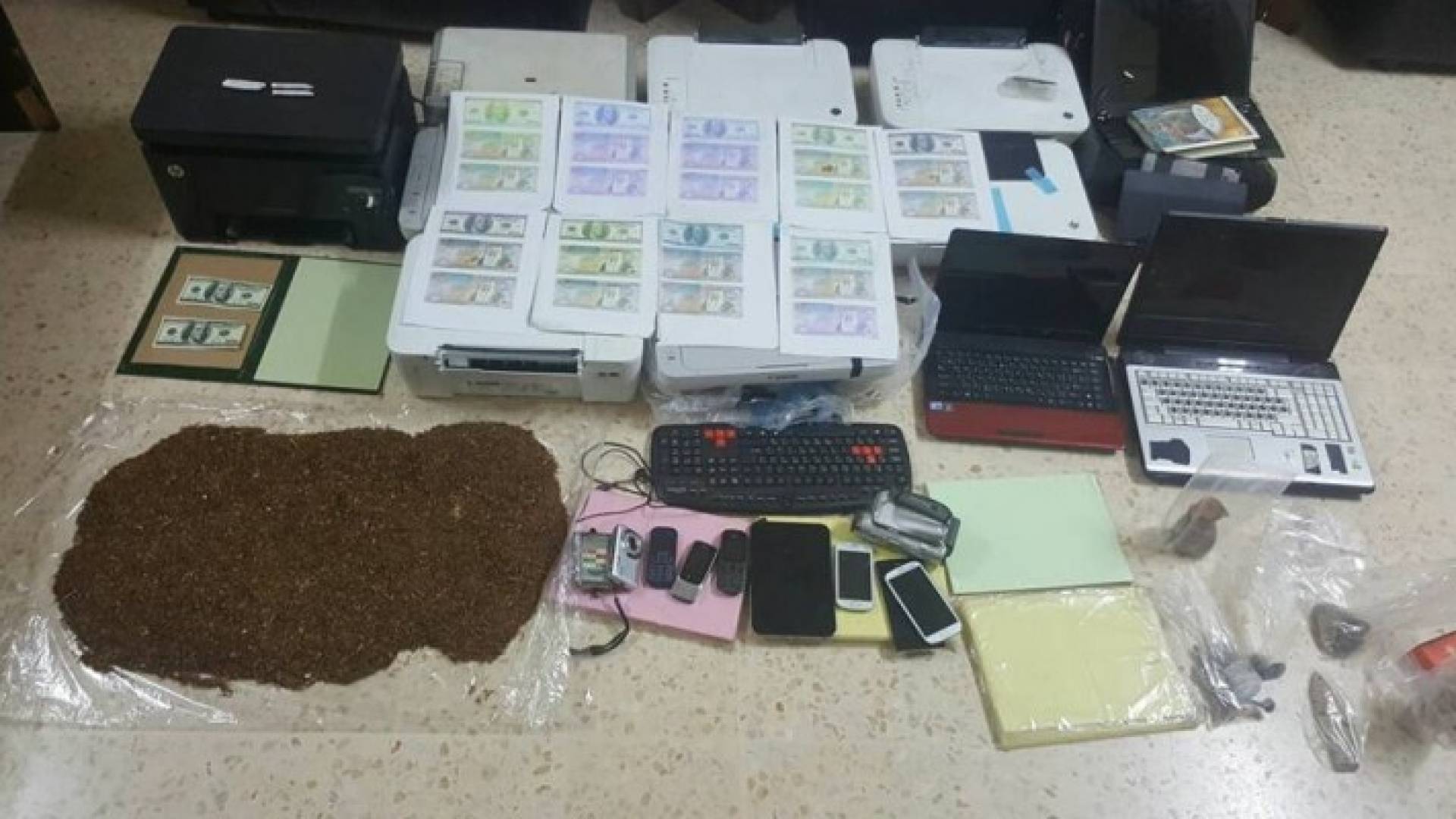 جانب من المضبوطات 