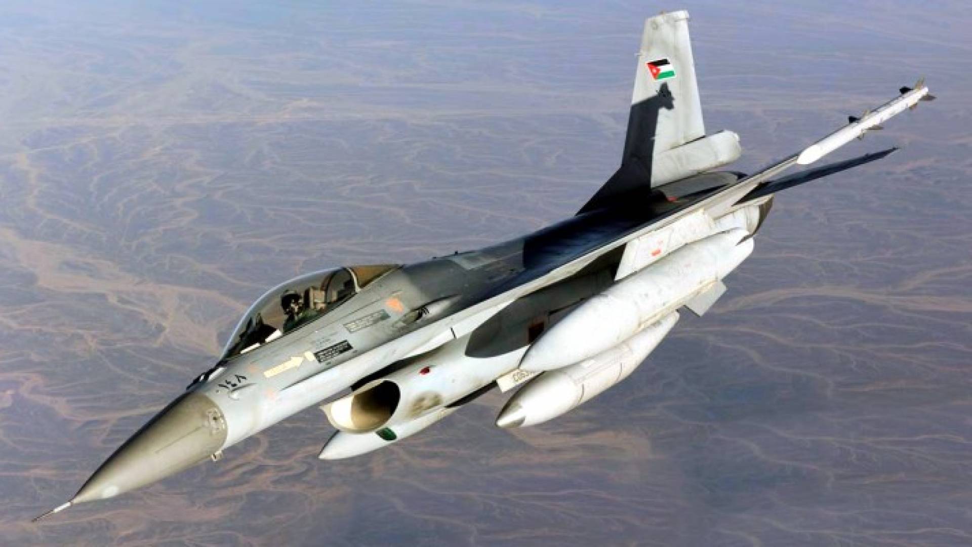 مقاتلة f16 أردنية