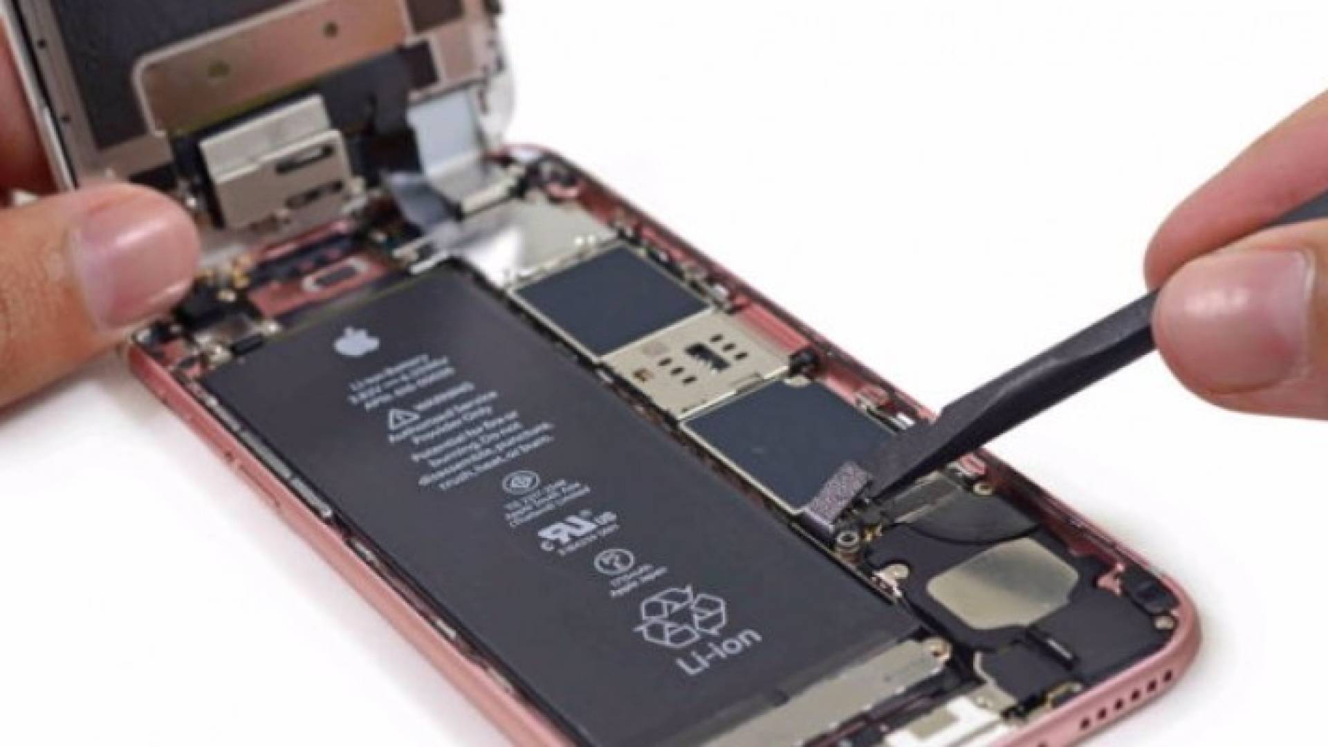 آبل تفسر لماذا تتدهور بطاريات بعض هواتف iPhone 6S بسرعة