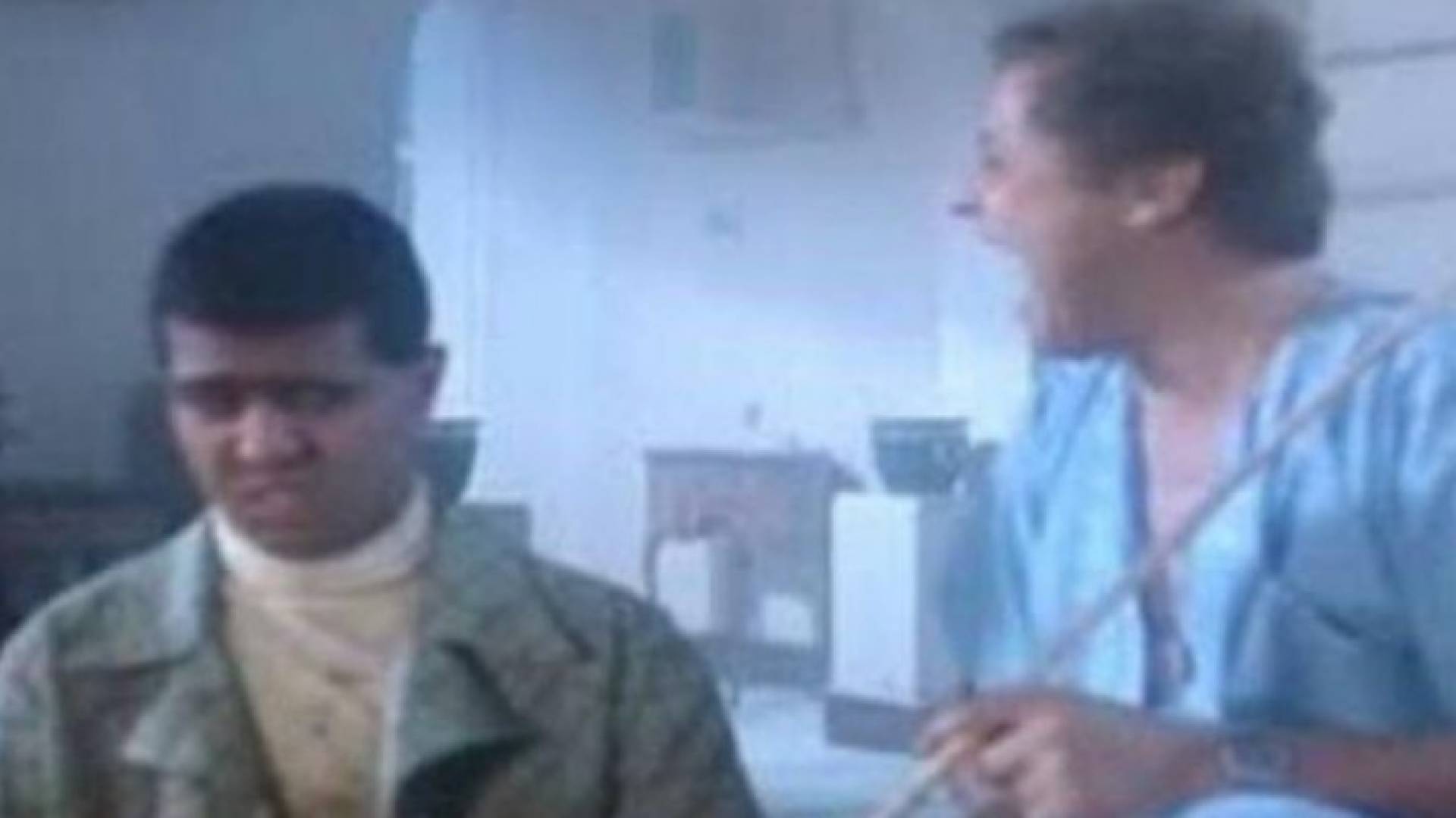 الممثل المصري سخسوخ مع الممثل محمود عبد العزيز في فلم الكيف