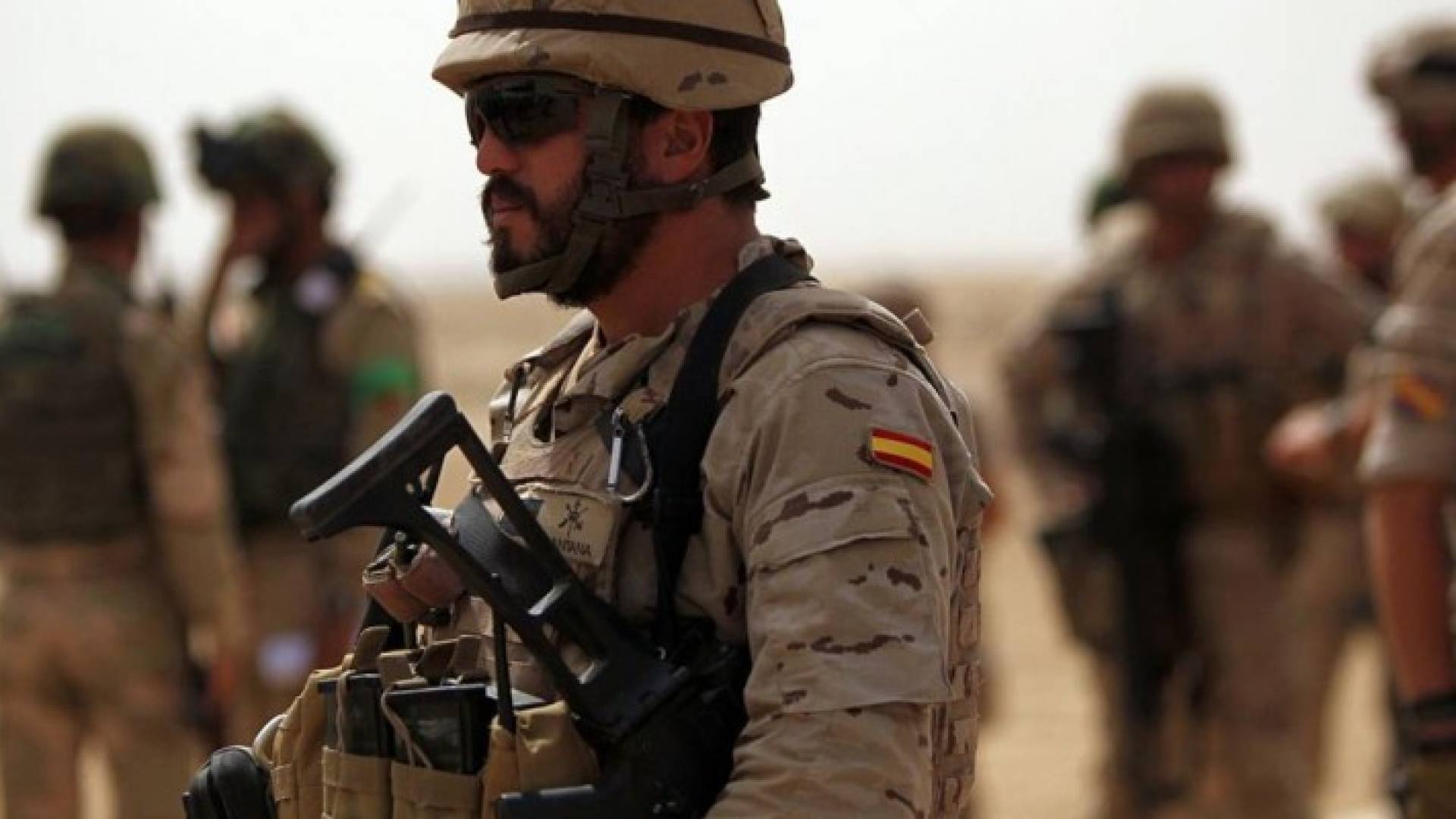  قوات إسبانية في معسكر تدريبي بالعراق