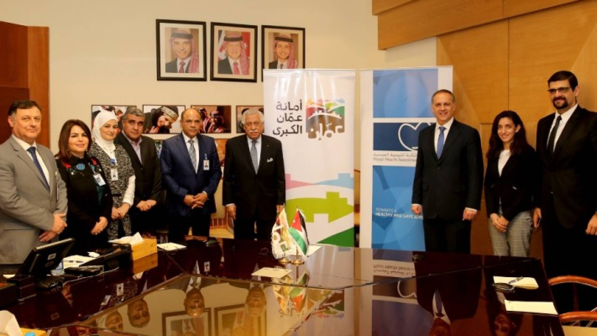 جانب من توقيع الاتفاقية