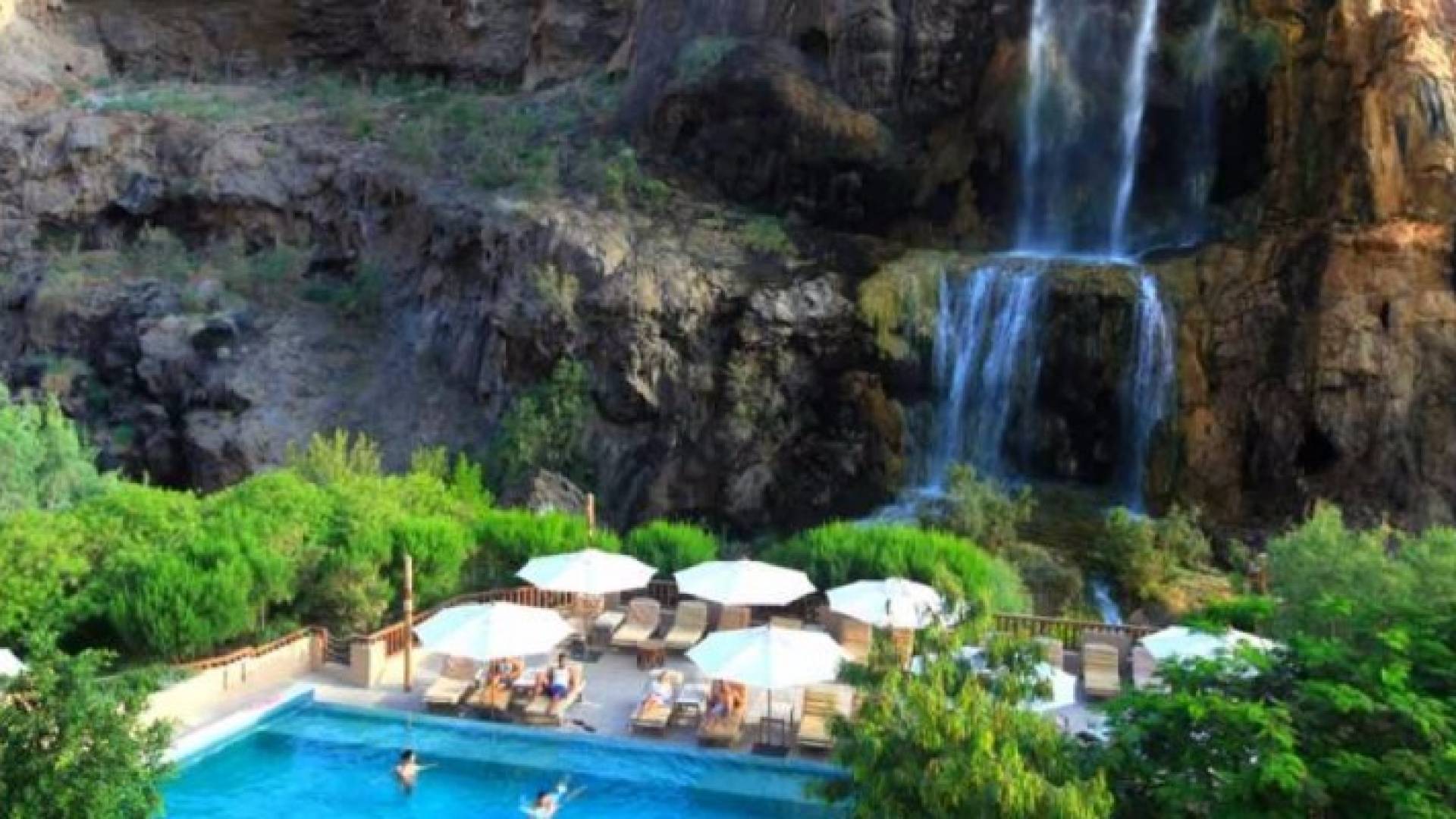 احد الحمامات المعدنية في الأردن