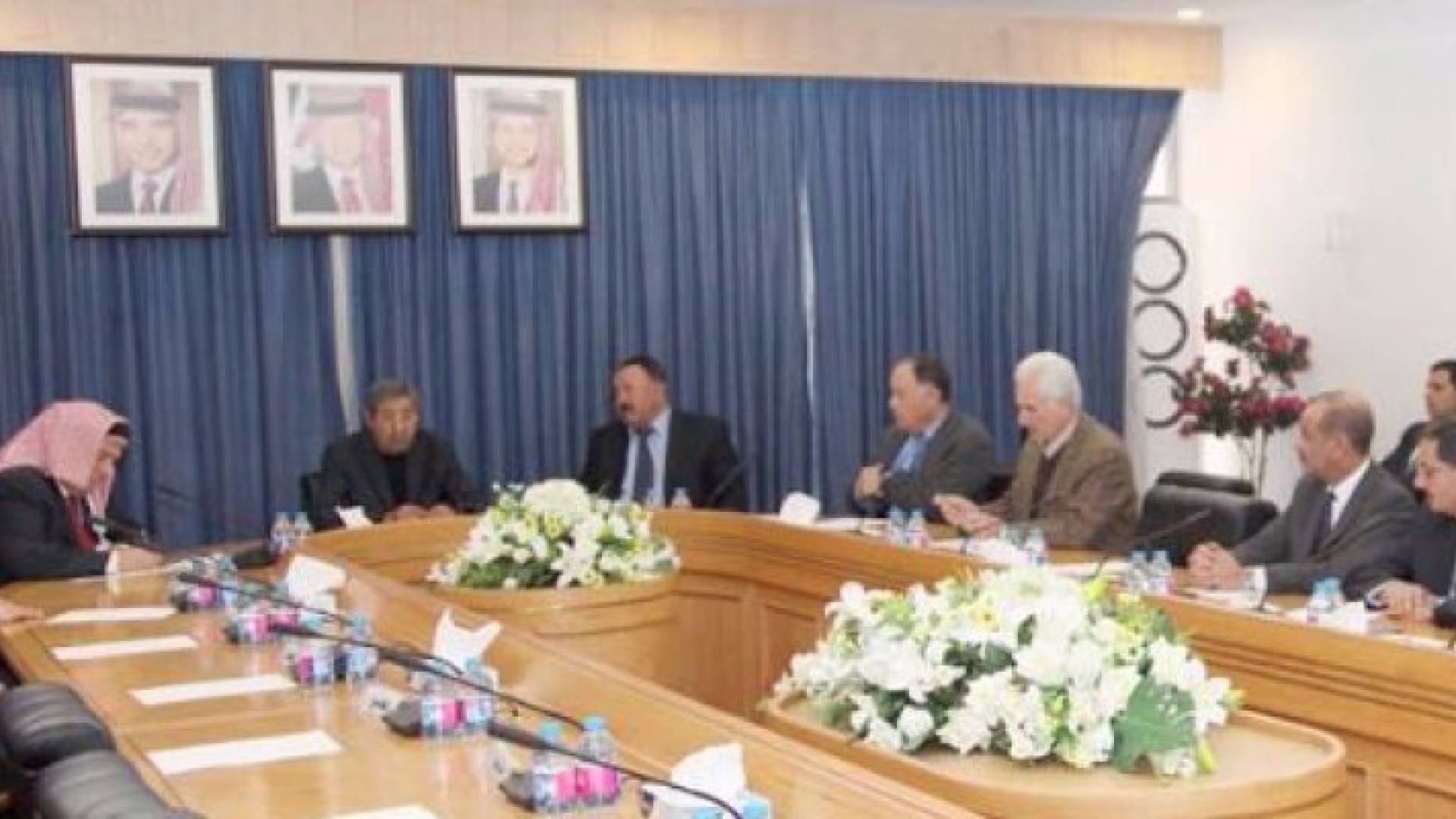 اجتماع لجنة الزراعة والمياه في مجلس الاعيان