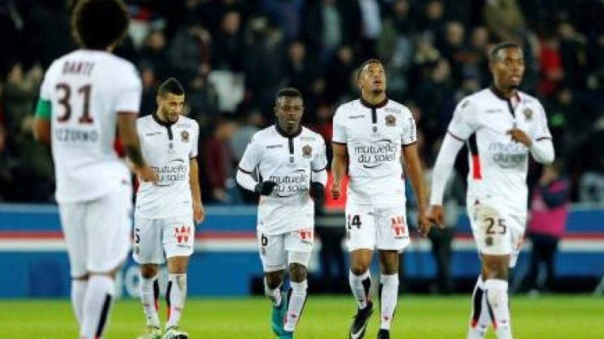 نيس يعود لصدارة الدوري الفرنسي