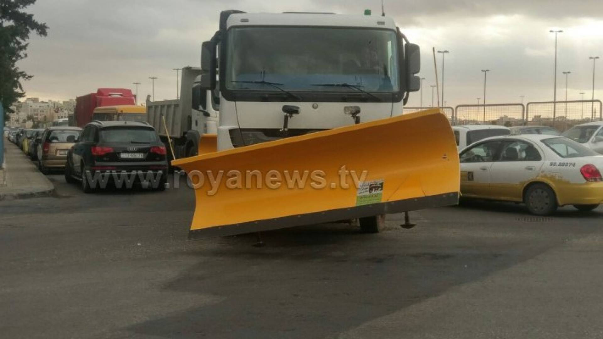 كاسحات الثلوج خلال مرورها بشارع الاذاعة والتلفزيون