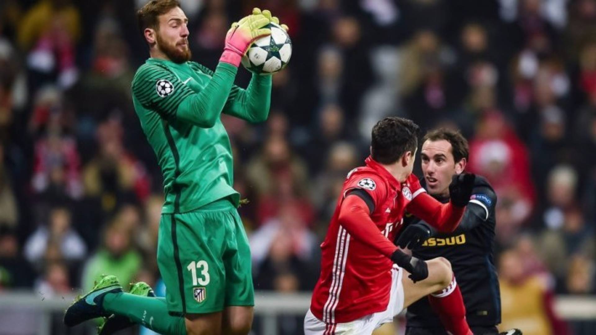 اصابة حارس تلتيكو مدريد الإسباني