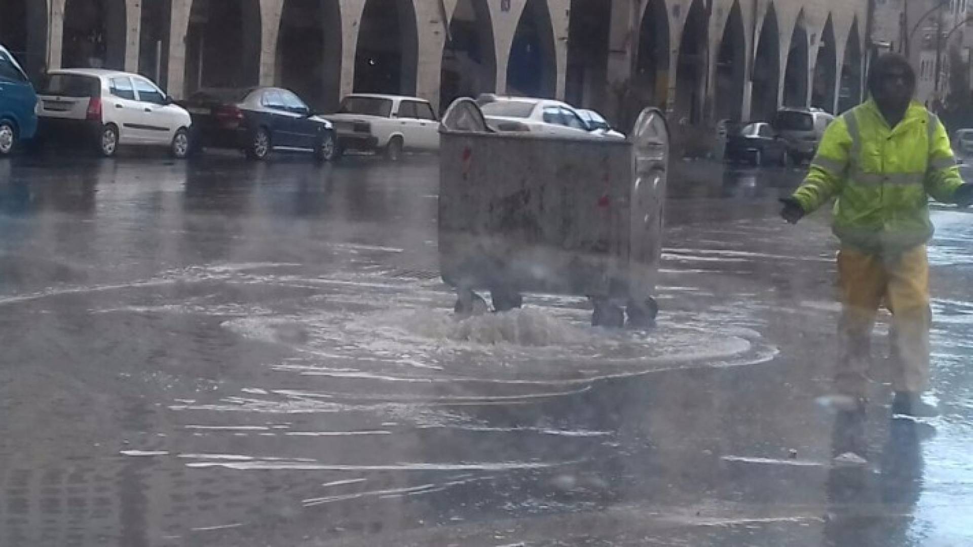 ارتفاع منسوب المياه بوسط البلد