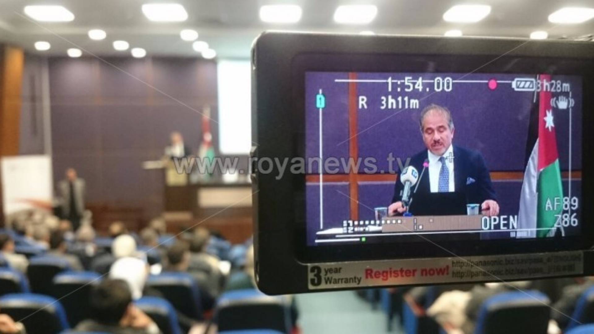 وزير النقل حسين الصعوب خلال افتتاحه ورشة العمل 