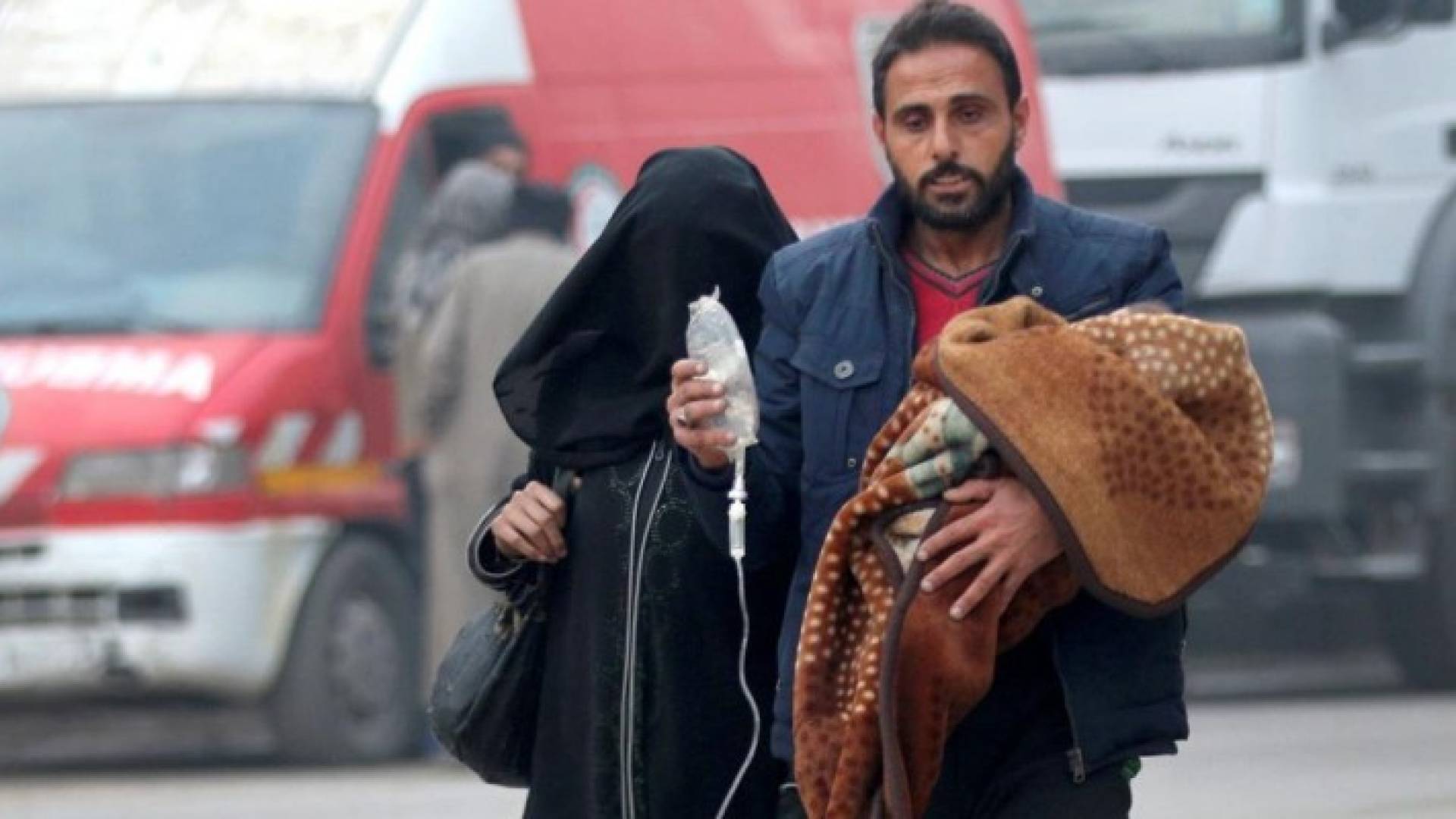 وصل عدد من الجرحى على متن القافلة الثالثة