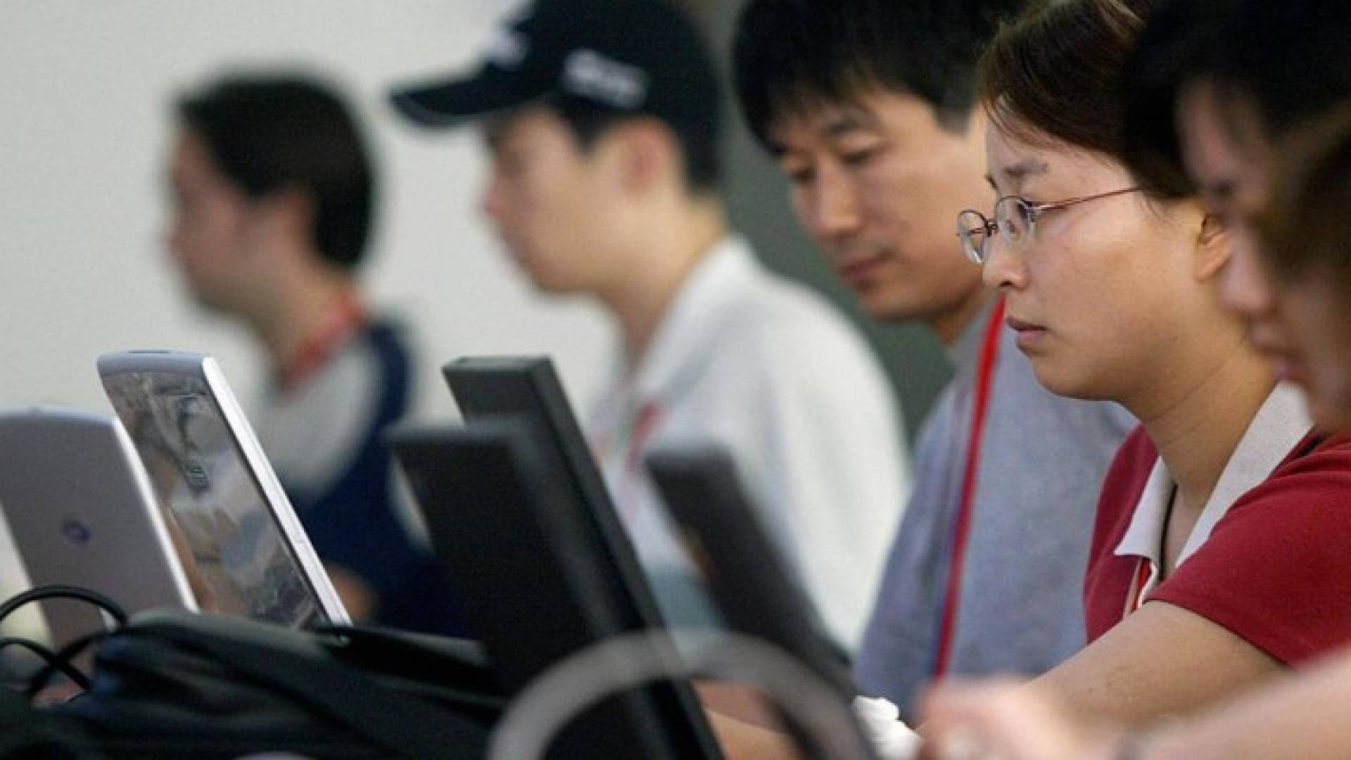 شددت الحكومة قبضتها على الفضاء الإلكتروني