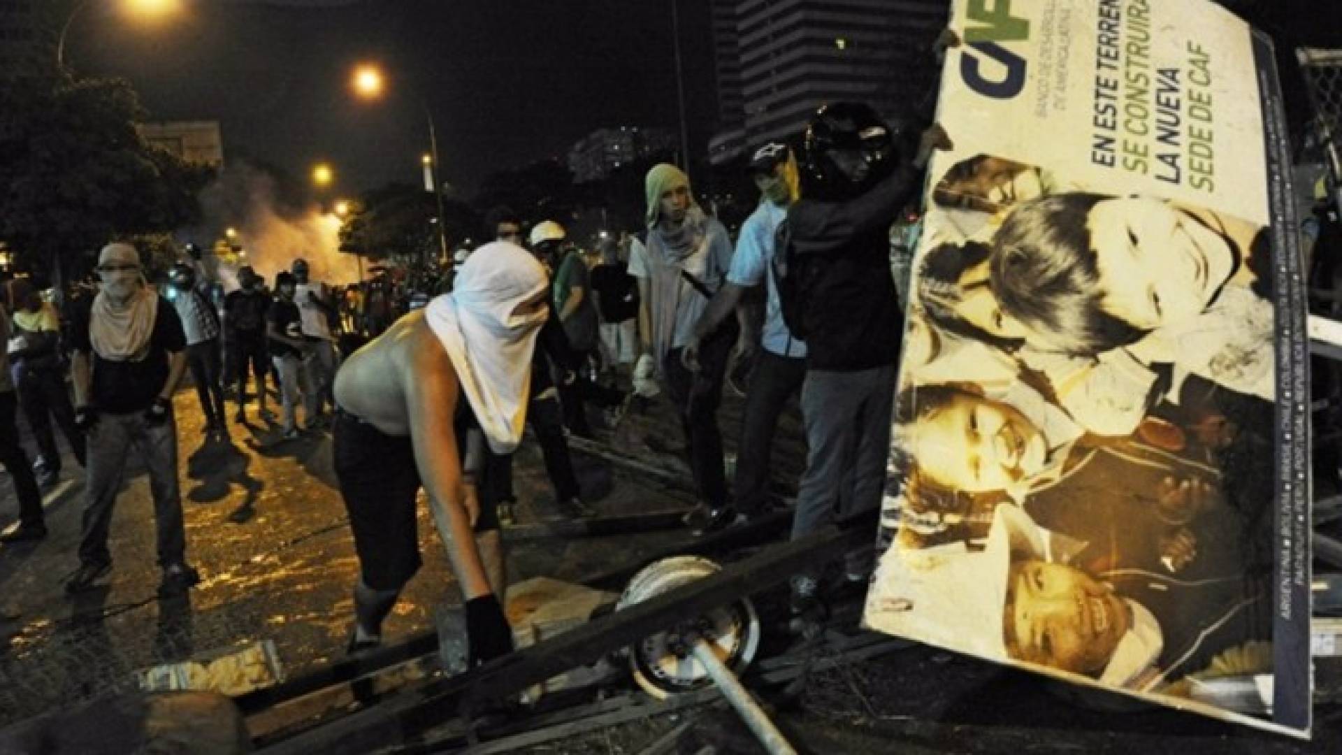 مواجهات بين شبان فنزويليين ورجال الأمن - أرشيفية