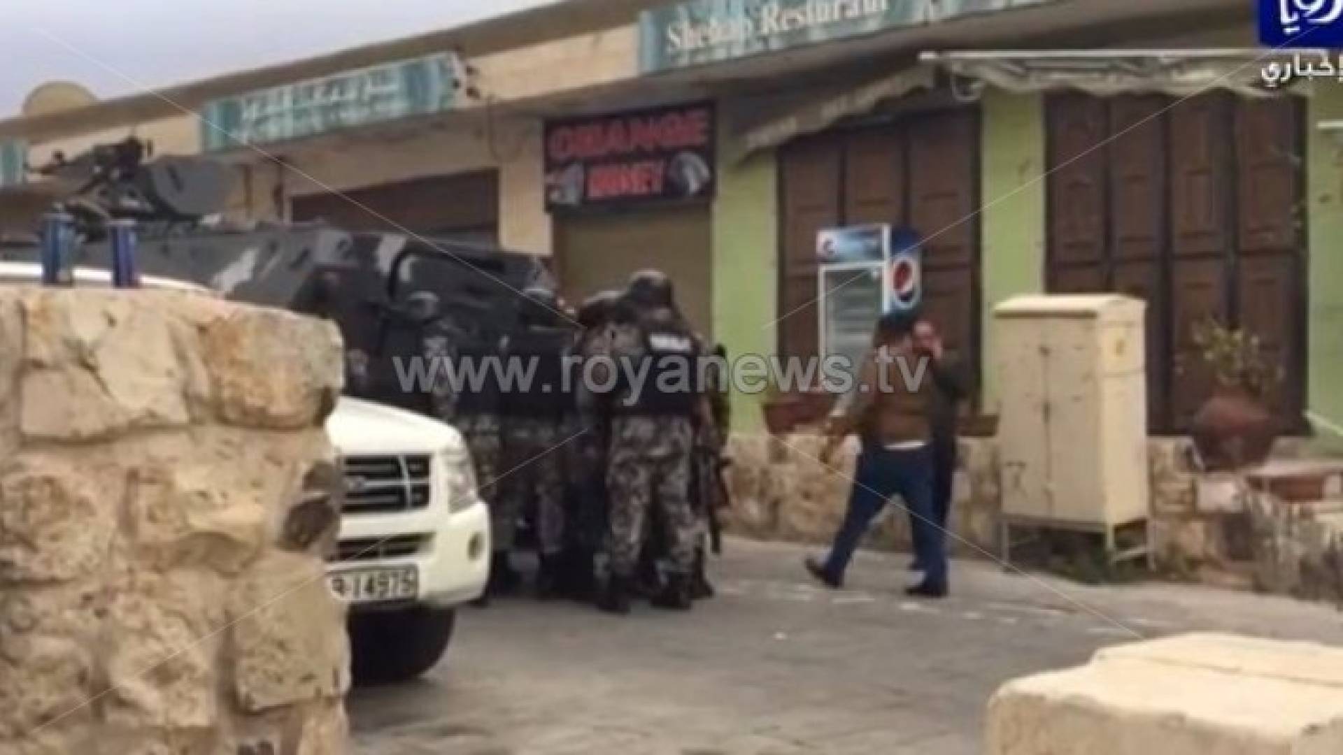 قوات الدرك المتواجدة في موقع الاشتباكات