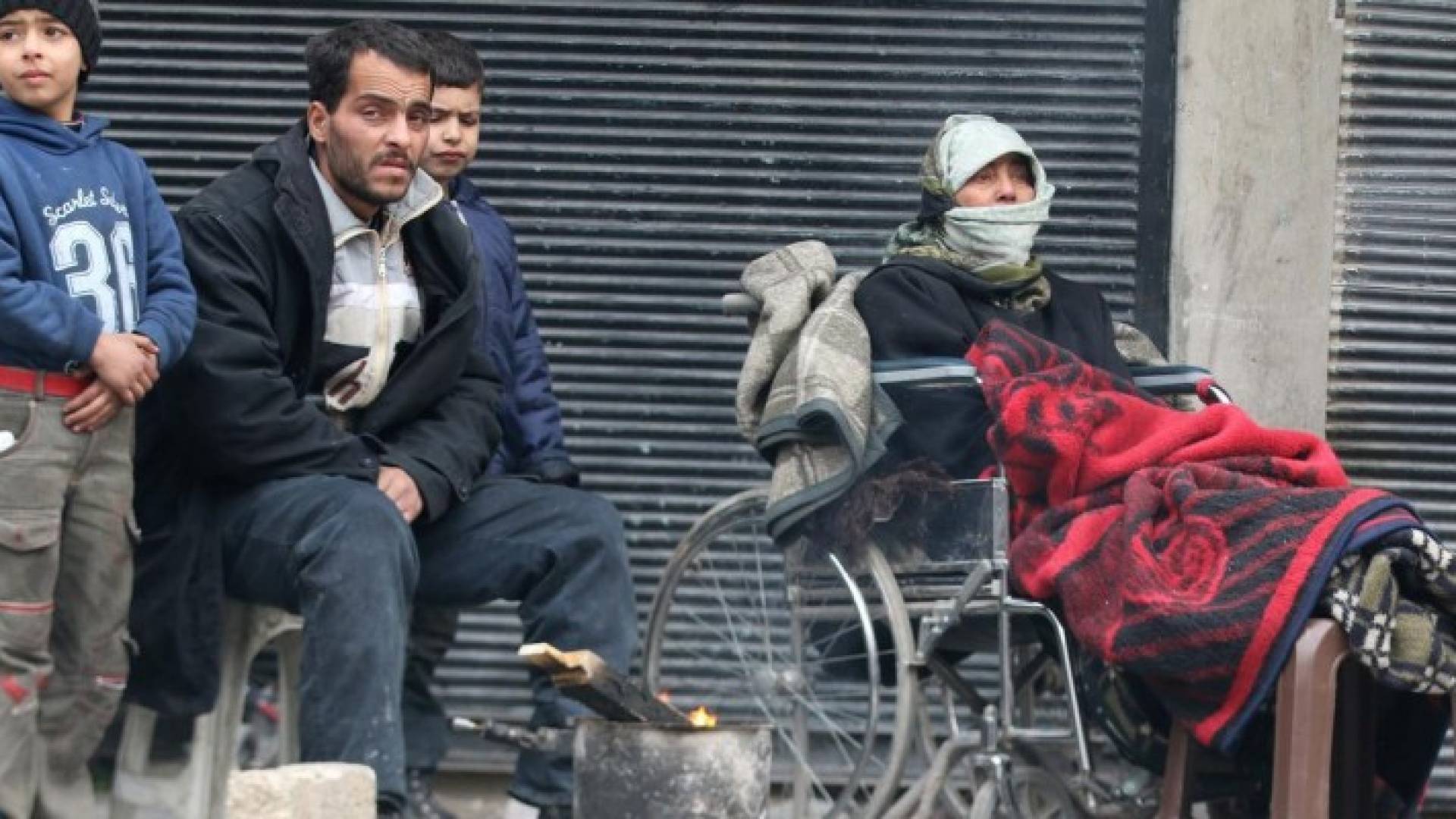 الآلاف في انتظار الحافلات في حلب أو كفريا والفوعة