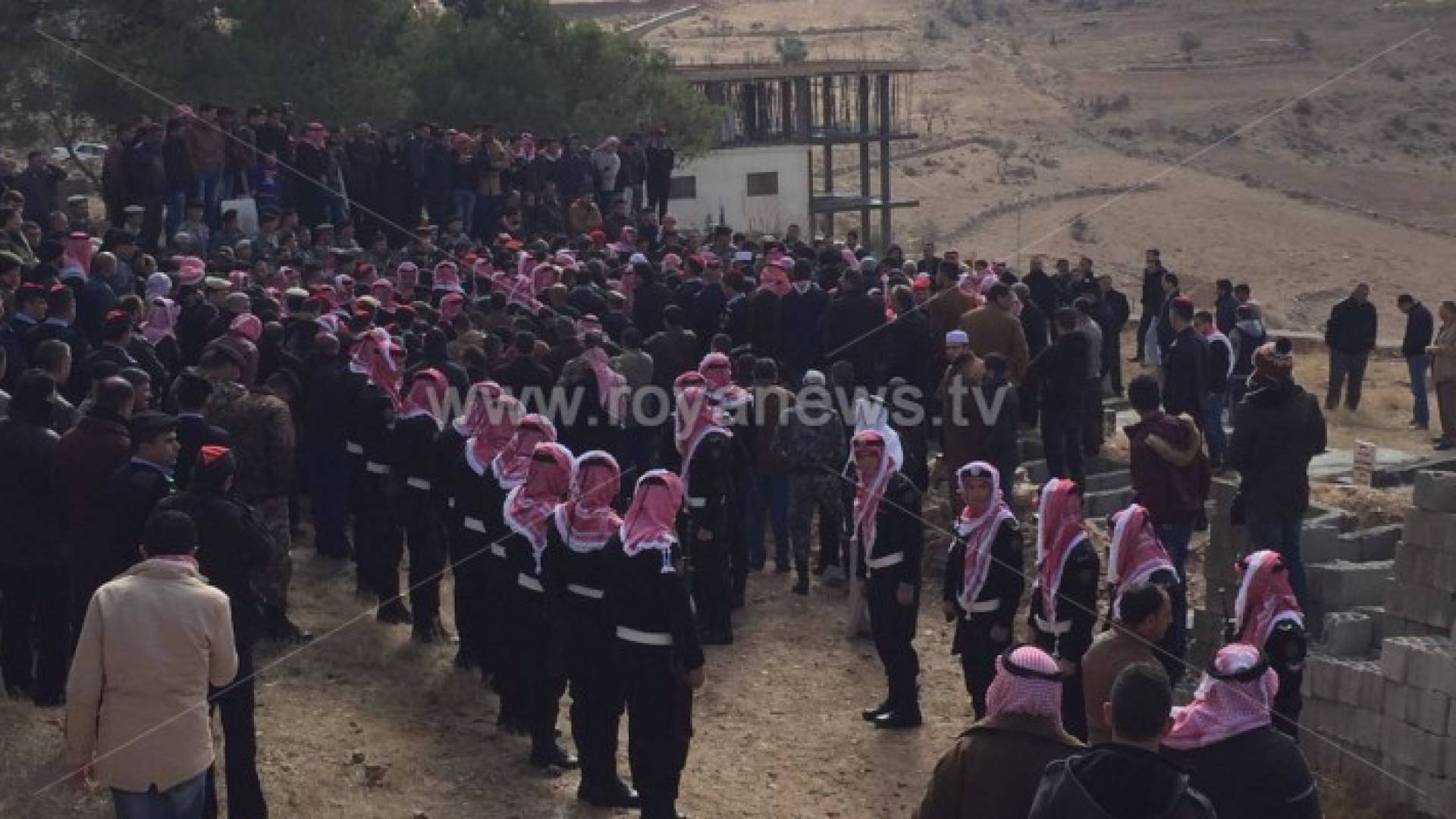 من تشييع الجثمان 