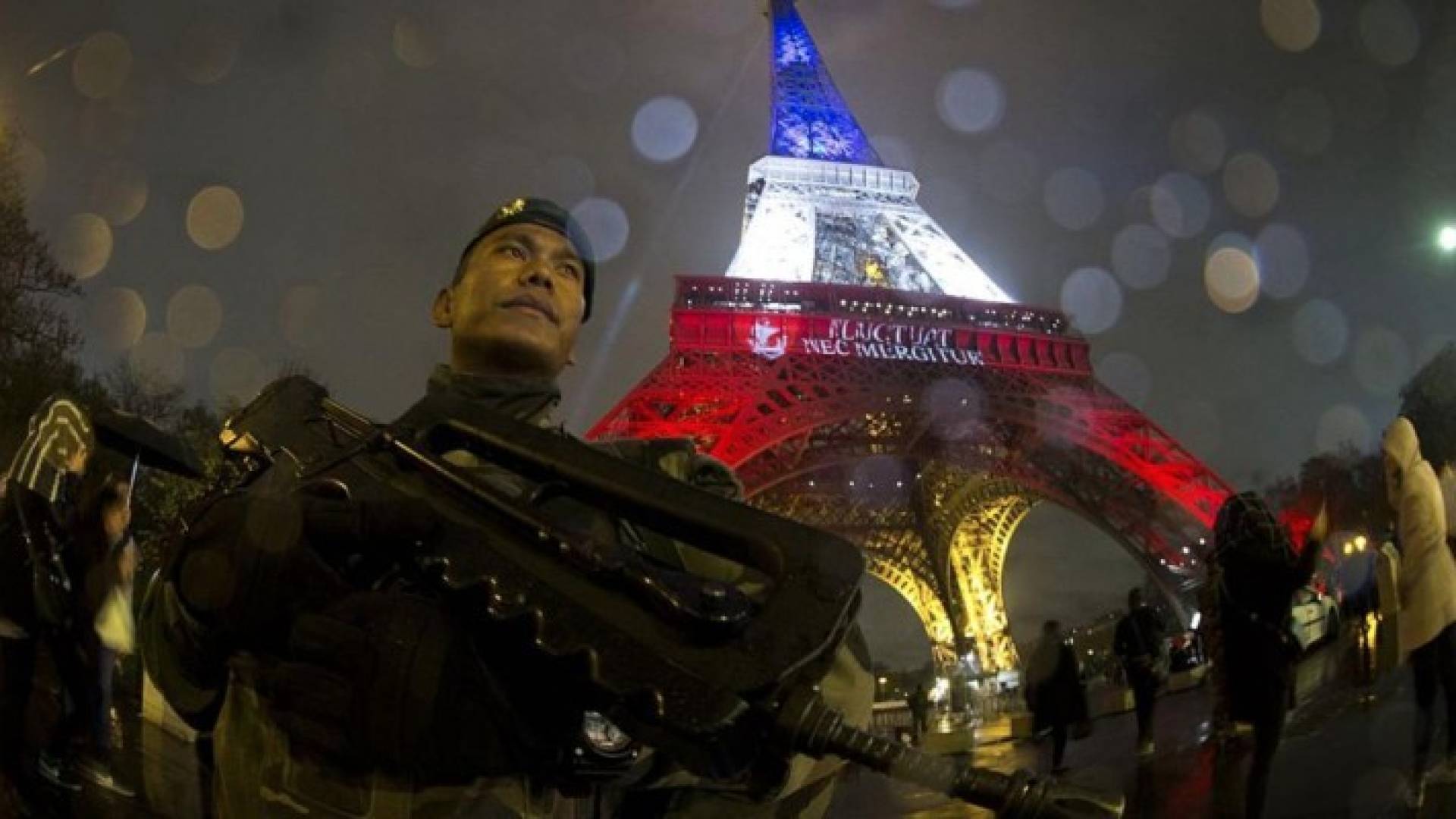 أرشيفية لقوات أمنية قرب برج إيفل