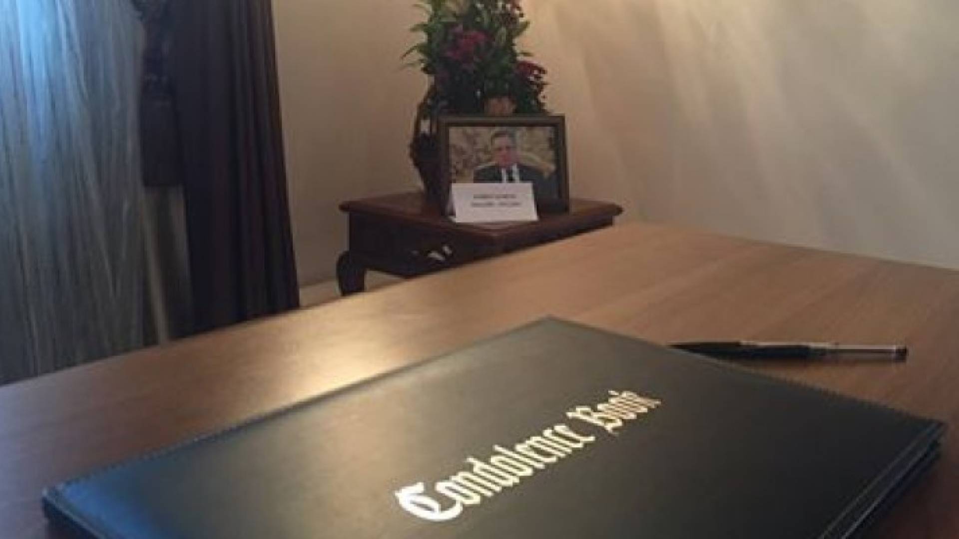 توفي كارلوف متأثرا بجراحه