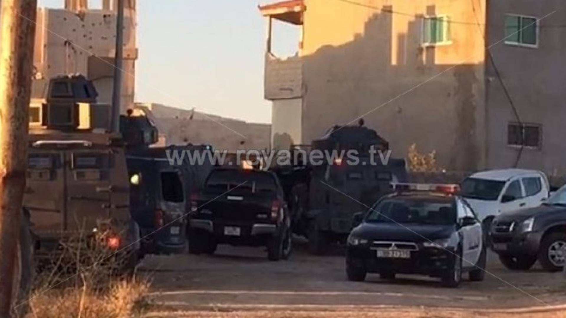 القوة الأمنية التي تتعامل مع الاشتباكات