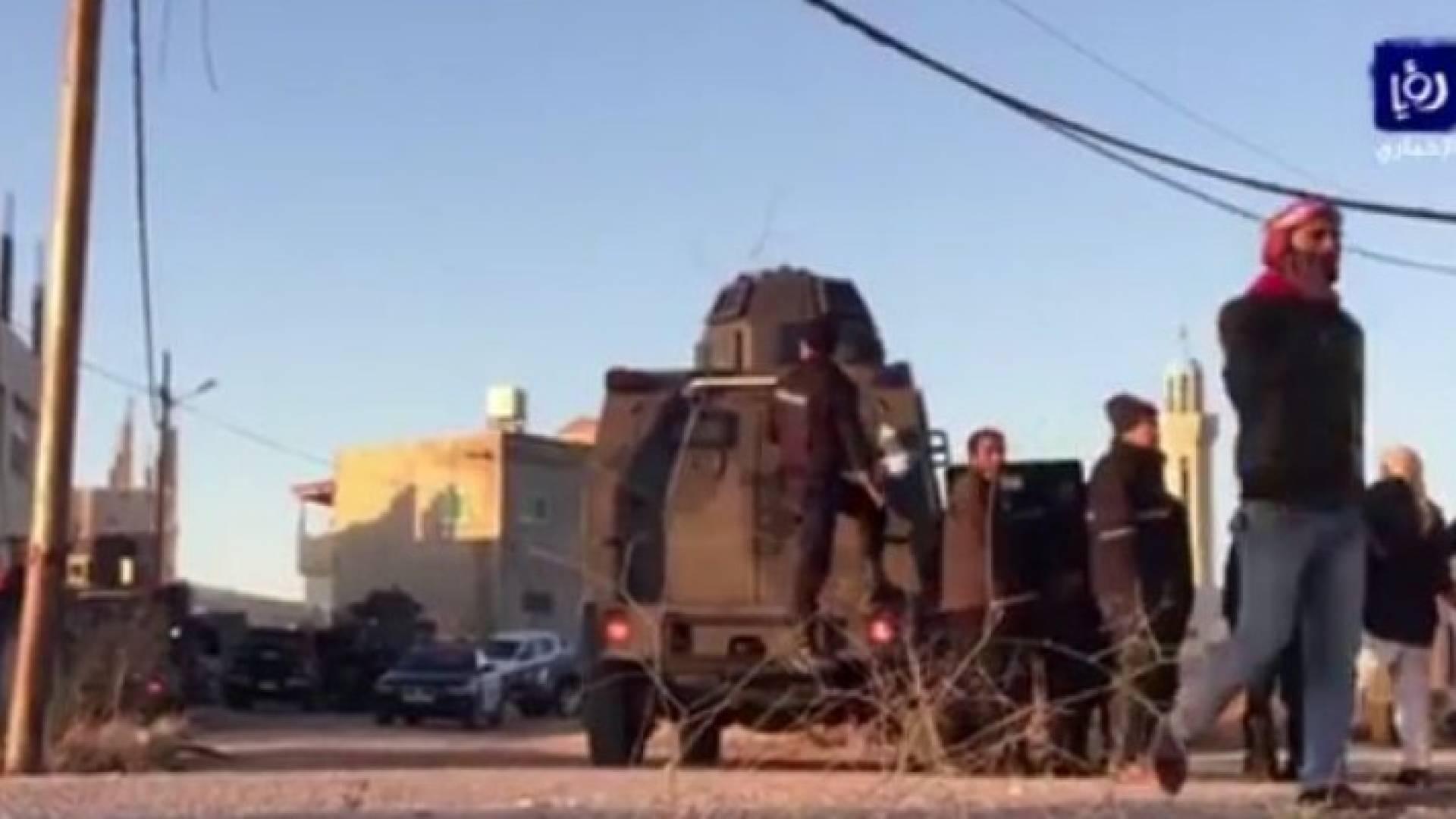 القوة الأمنية التي تتعامل مع الاشتباكات