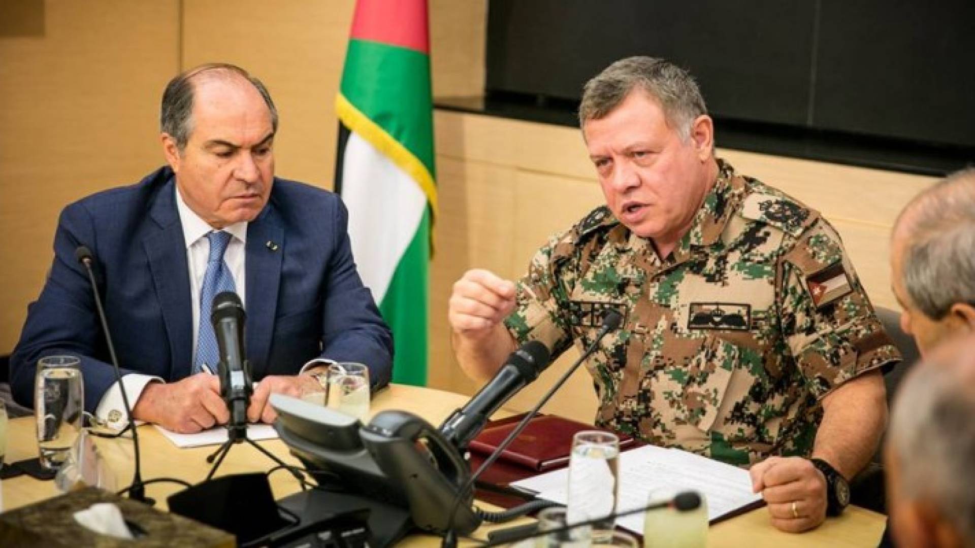 جلالة الملك عبدالله الثاني يترأس جانبا من جلسة لمجلس الوزراء في المركز الوطني للأمن وإدارة الأزمات