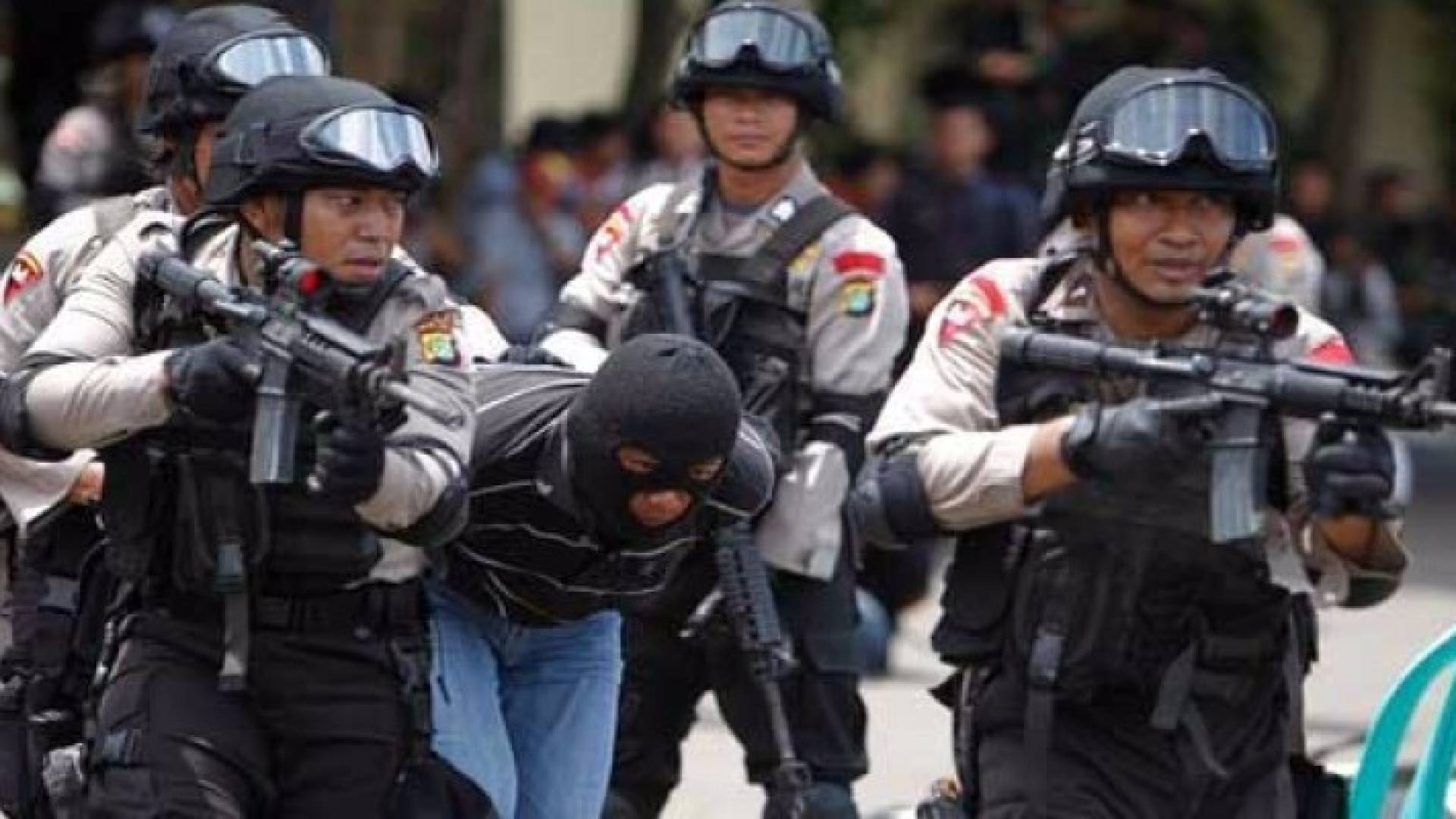 الشرطة الاندونيسية