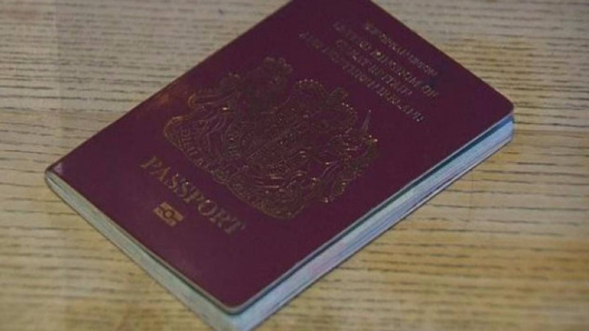 جواز السفر البريطاني تراجع إلى المركز لثالث