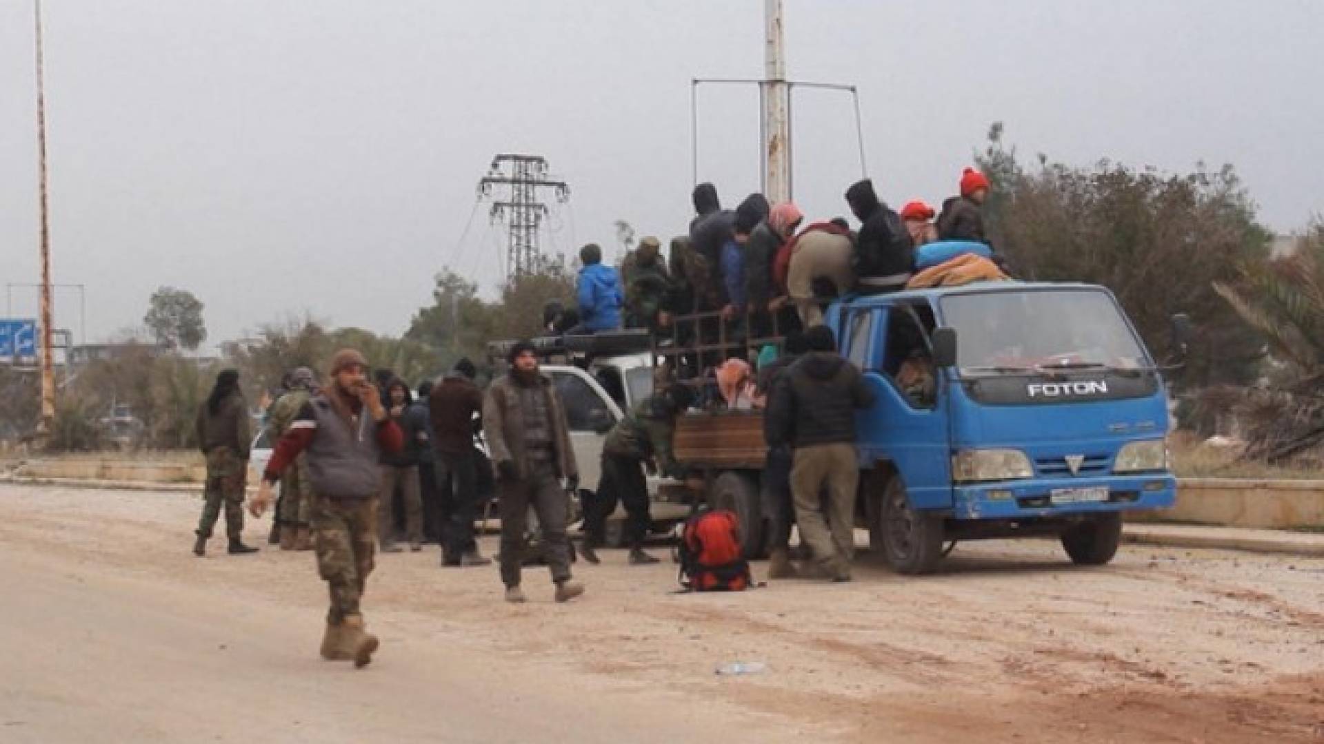 نازحون من حلب توجهوا إلى ريفها الغربي