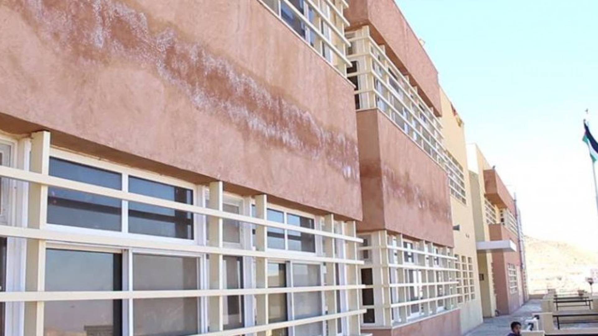 جزء من العيوب التي ظهرت في المدرسة