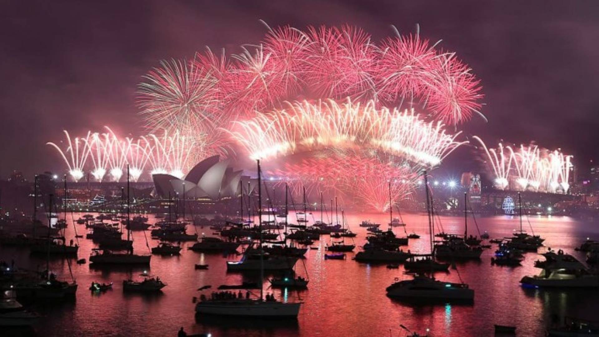 إذا كانت لديكم مساحة واسعة أمام منزلكم، امنحوا أنفسكم فرصة الاستمتاع بالألعاب النارية