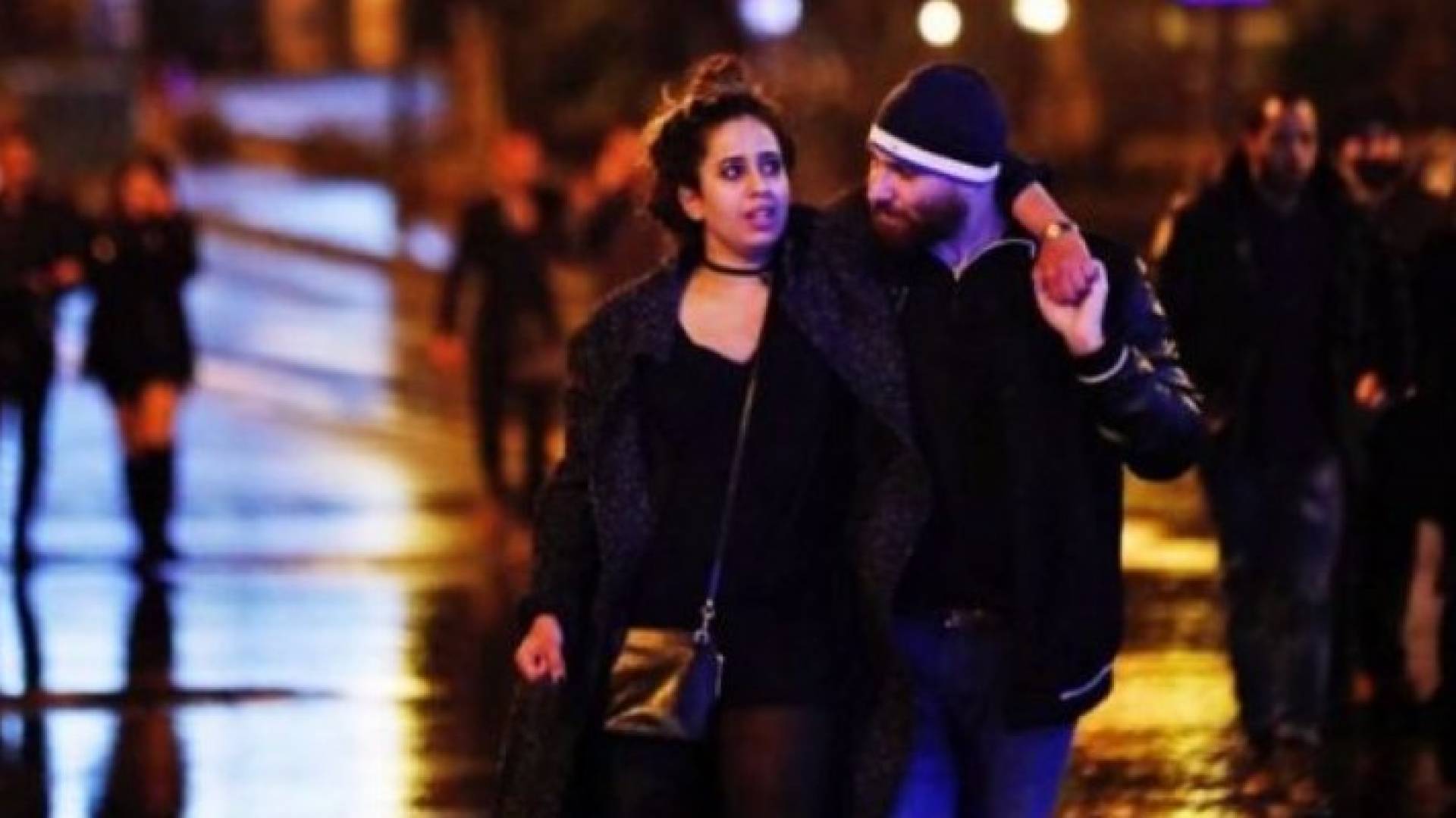 من أمام الملهى الليلي بعد وقوع الهجوم 