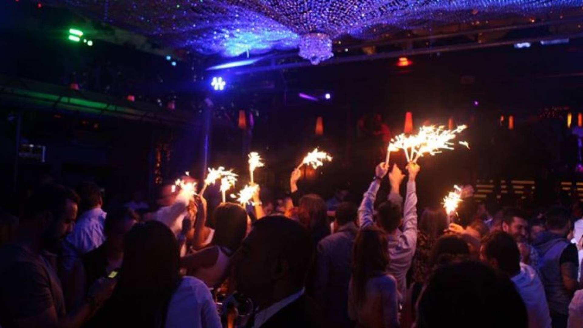 صورة للملهى الليلي " رينا " في اسطنبول 