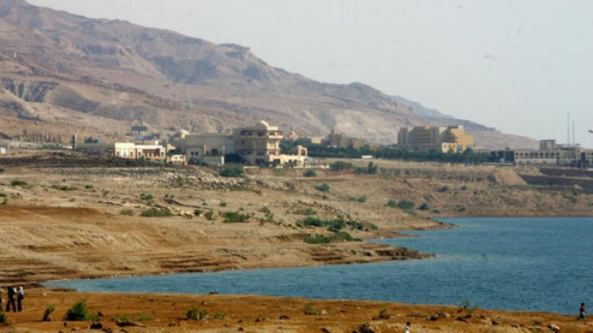 مذكرة تفاهم لتزويد مشروع ناقل البحرين بالطاقة الكهربائية