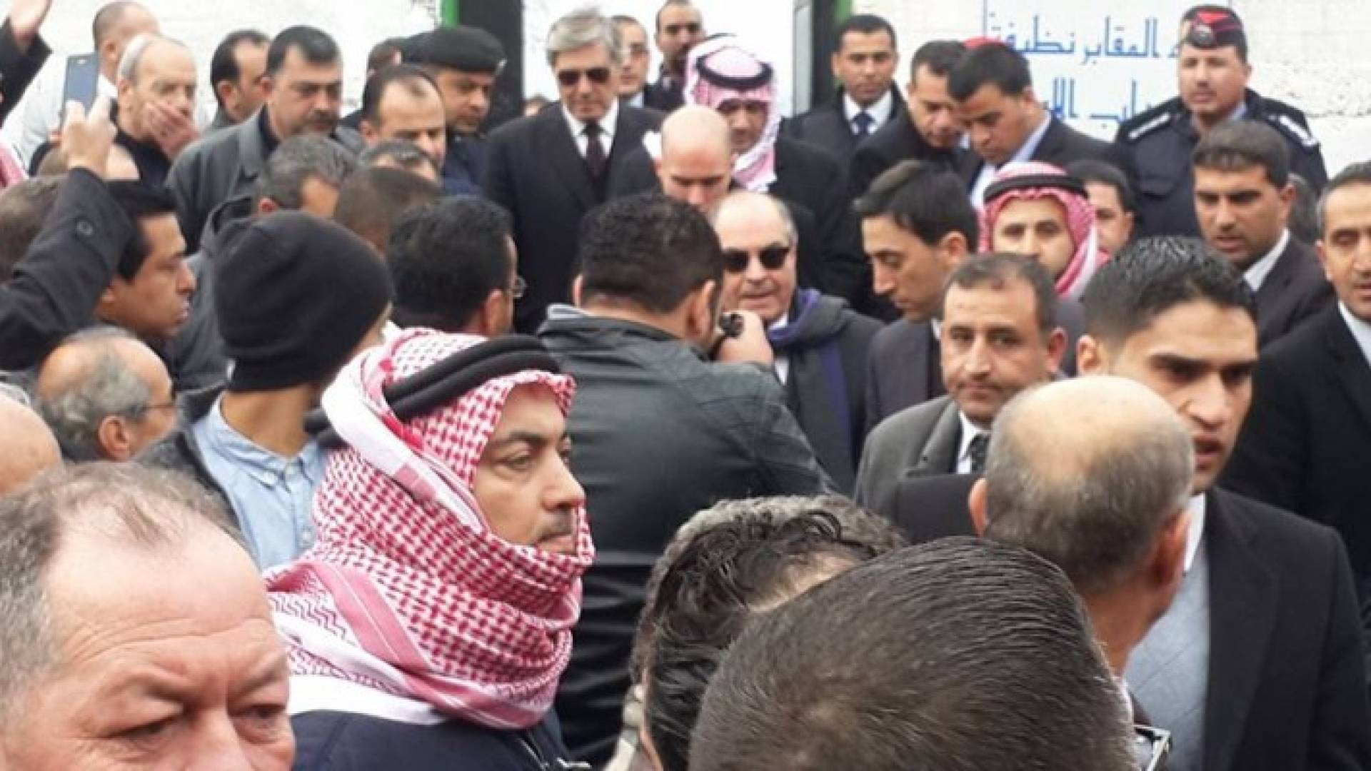 جانب من التشييع 