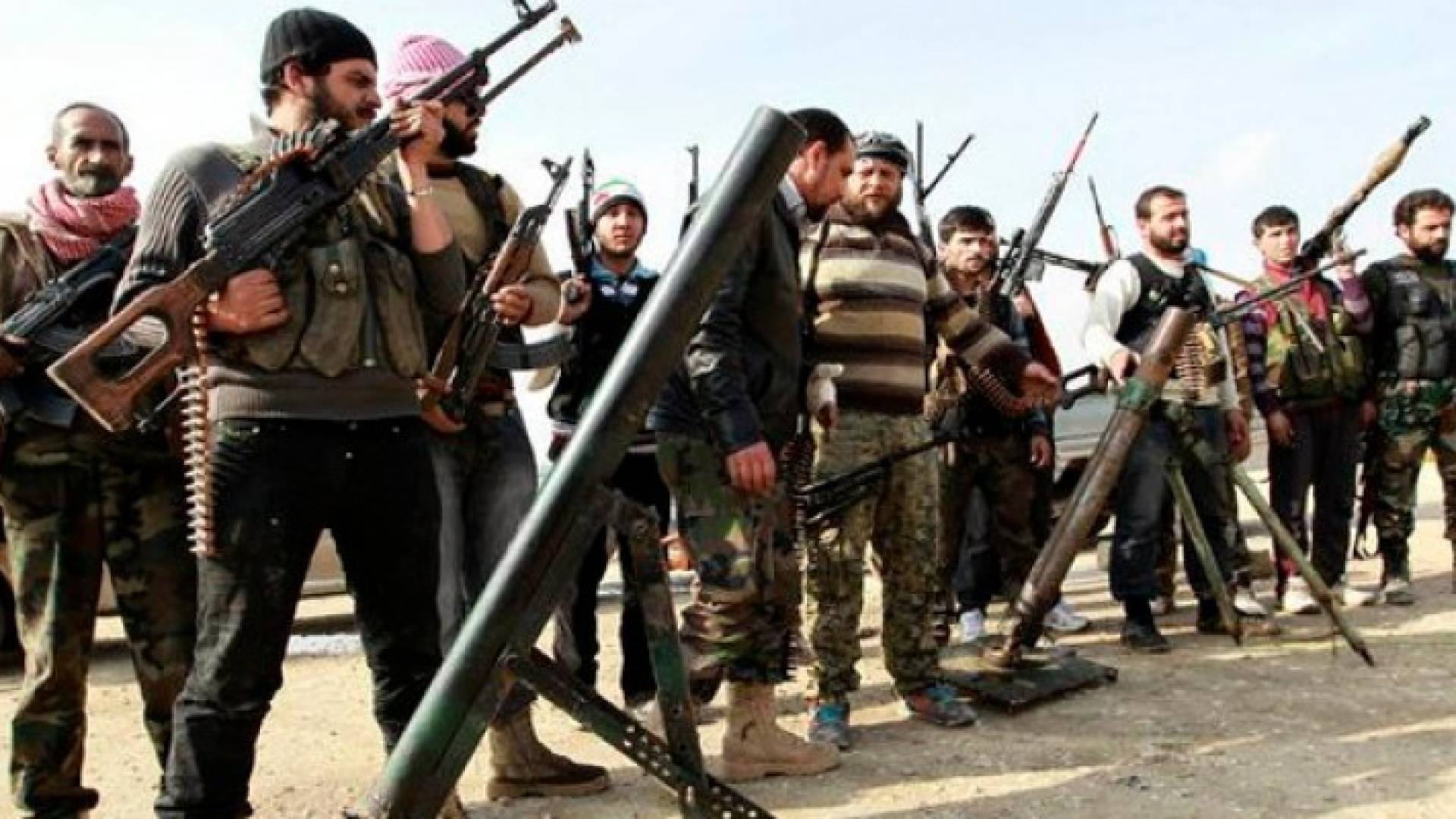 عناصر من الجيش السوري الحر