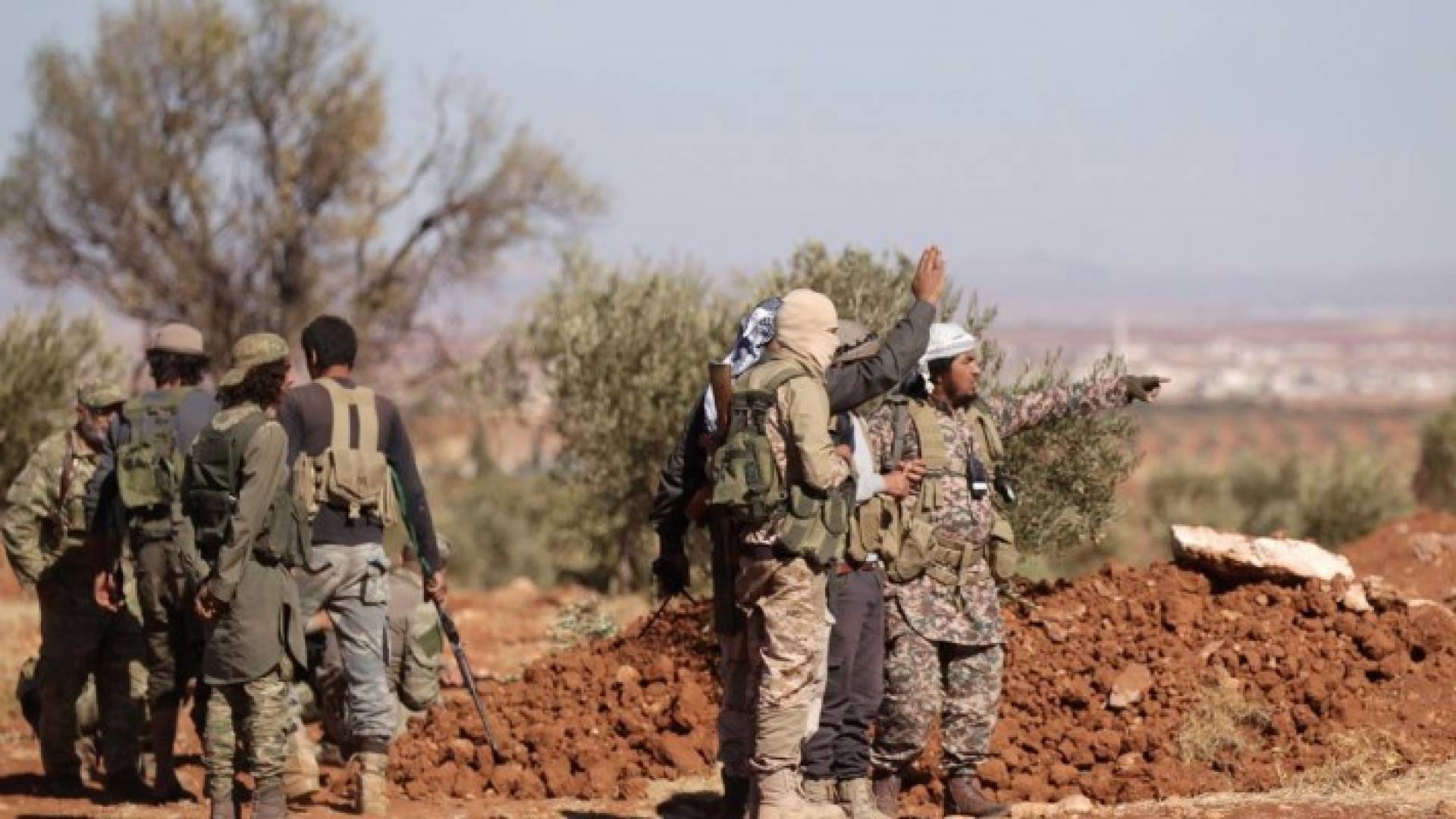 فصائل المعارضة المدعومة من تركيا قرب مدينة الباب