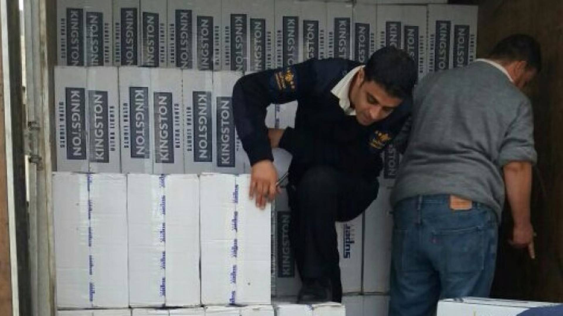 السجائر المهربة بكمية تقدر بـ (24750) كروز 